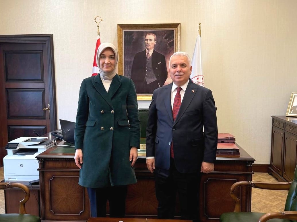 Vali̇ Yi̇ği̇tbaşi’dan Bakanlik Görevi̇ne Atanan Yildirim’a Nezaket Zi̇yareti̇