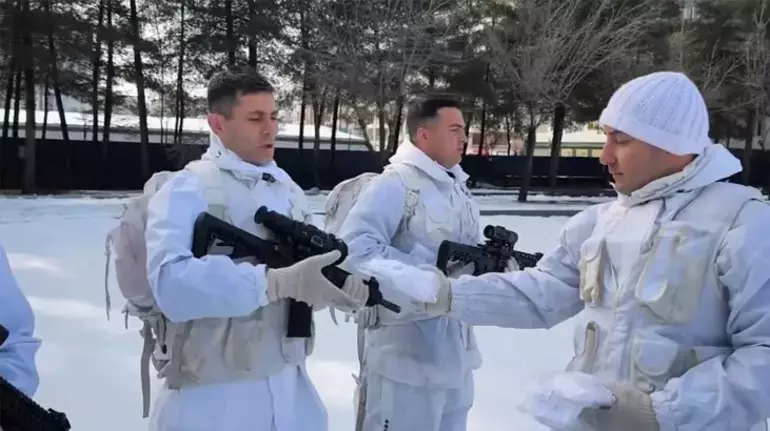 699038Bb2F381501260464Ae