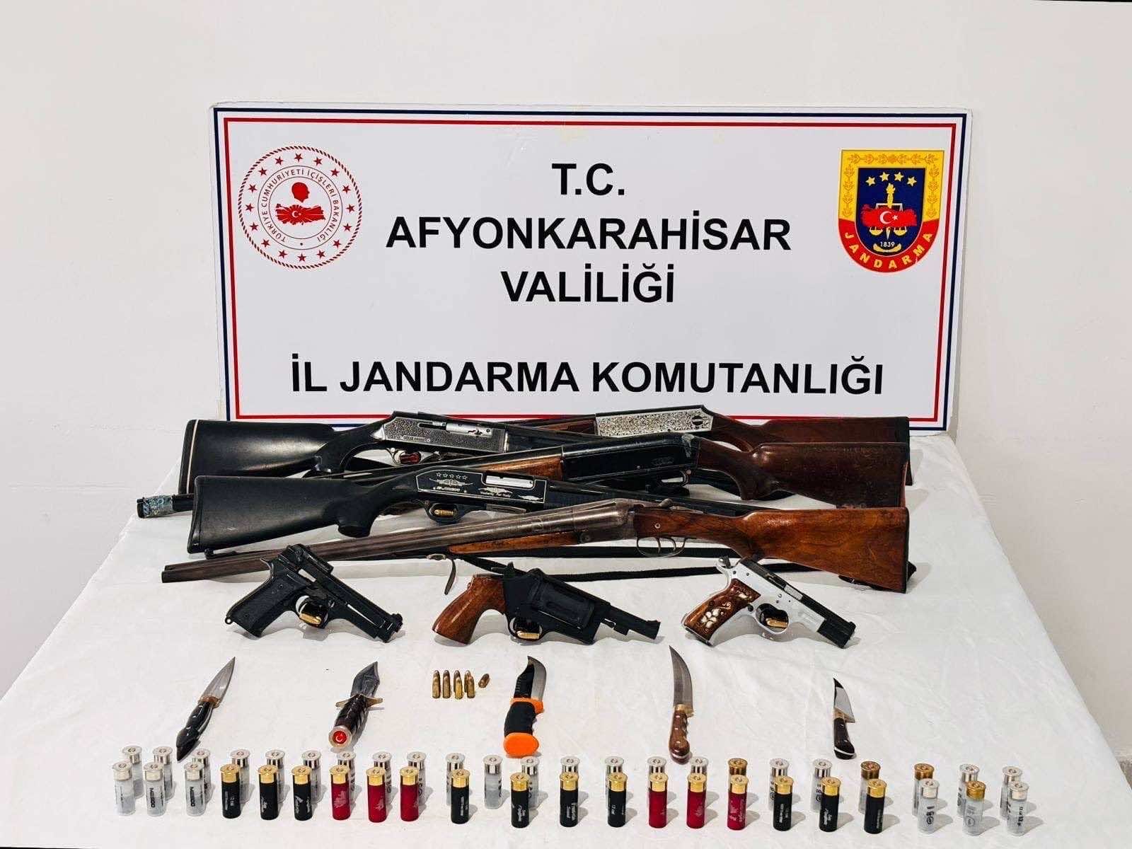 Afyonkarahisar İl Jandarma Komutanlığından Silah Operasyonu1