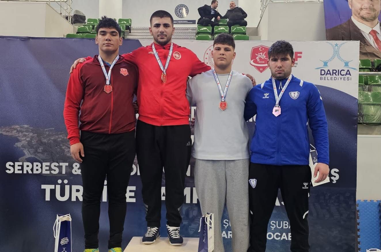 Afyonkarahi̇sar Mi̇nderde Firtina Gi̇bi̇ Esti̇ Sem Güreşçi̇leri̇ 7 Madalya Topladi (2)