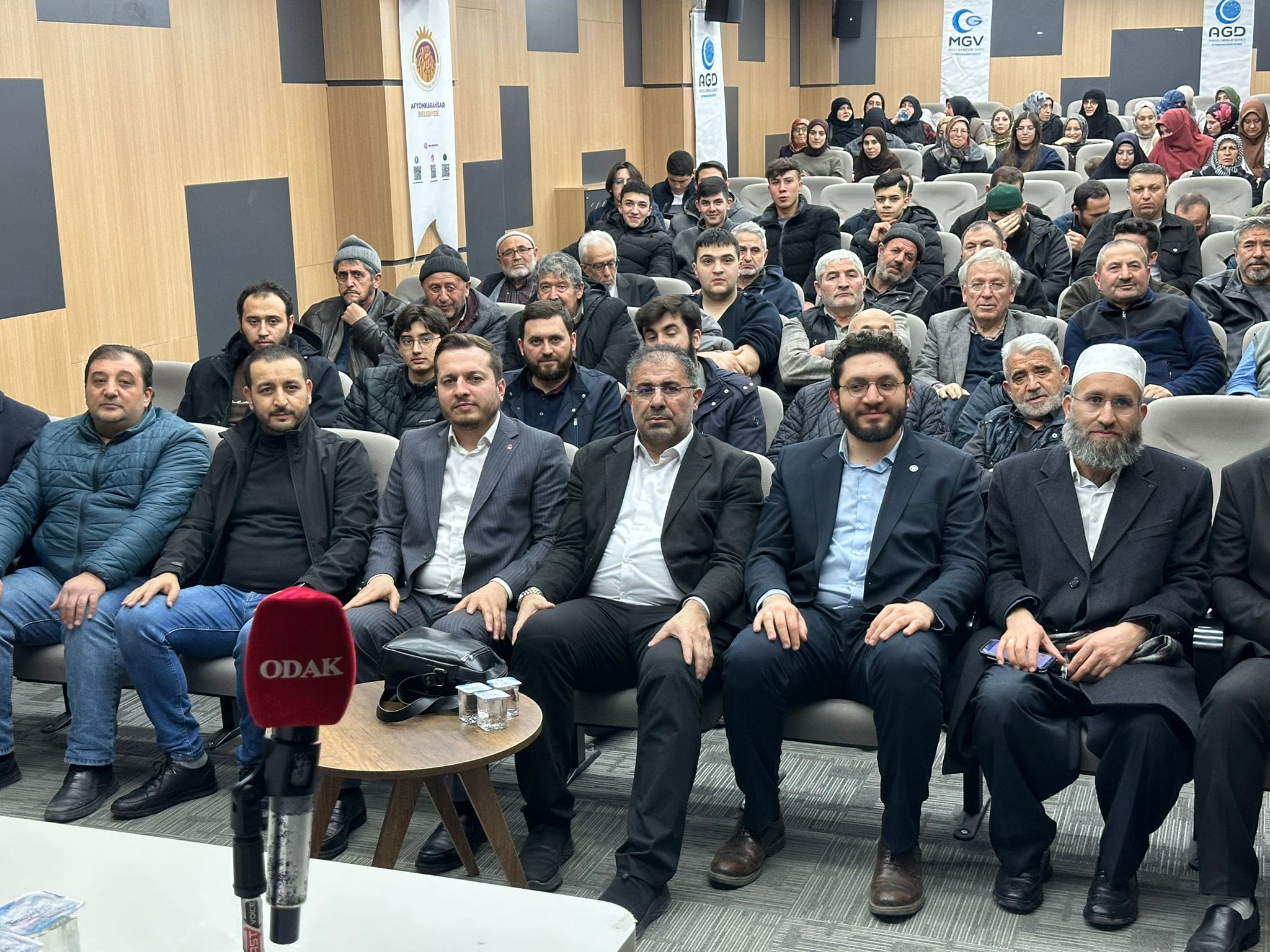 Afyonkarahi̇sar’da “Şehi̇tler Gecesi̇” Programi Düzenlendi̇ (2)