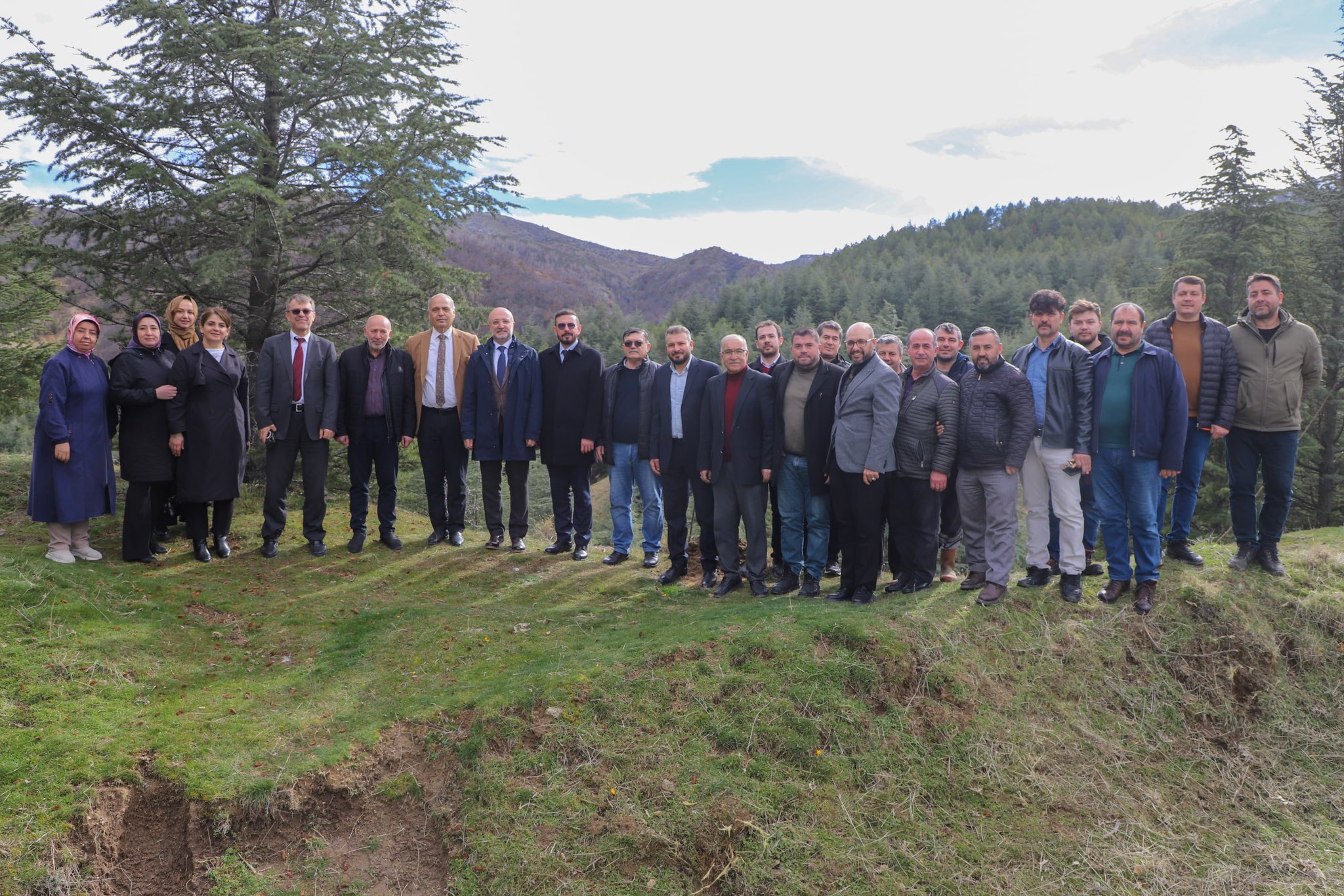 Ak Parti̇’den Yeşi̇l Hamle Erkmen’de Fi̇dan Di̇ki̇m Seferberli̇ği̇ (1)