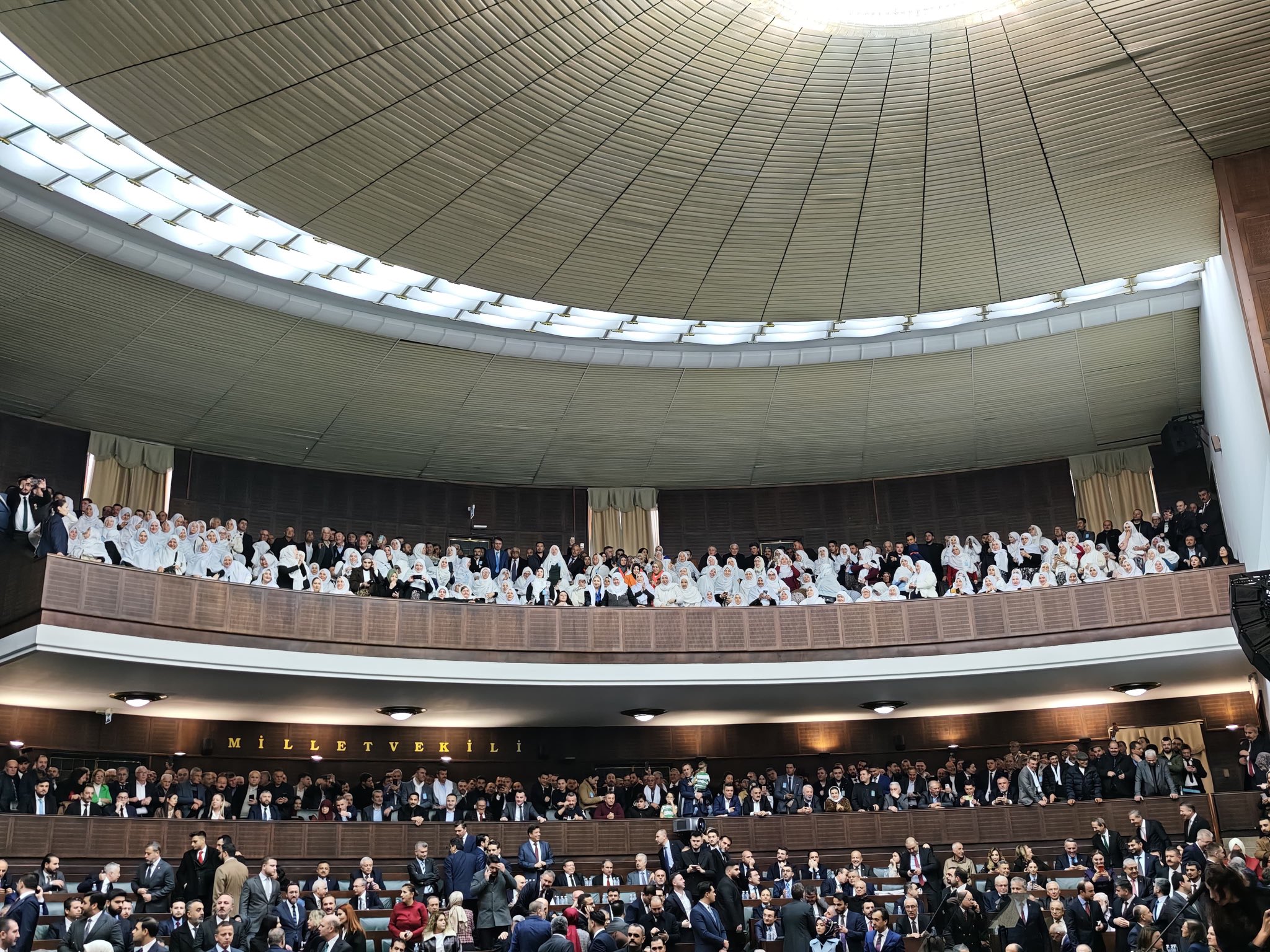 Ak Parti̇li̇ Veki̇llerden Tbmm’de Kadin Dayanişmasi Vurgusu (2)