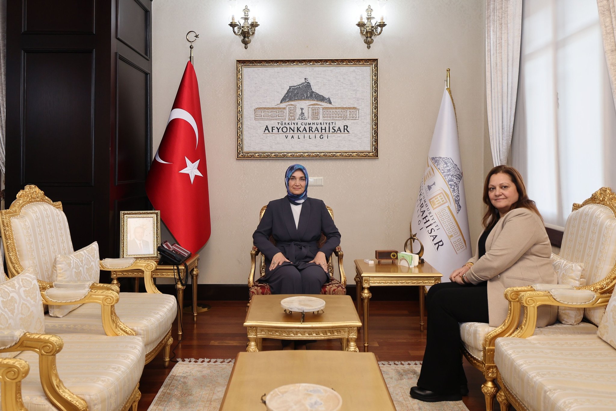 Başkan Köksal’dan Yeni̇ Görevi̇ne Atanan Vali̇ Yi̇ği̇tbaşi’na Tebri̇k Zi̇yareti̇ (1)