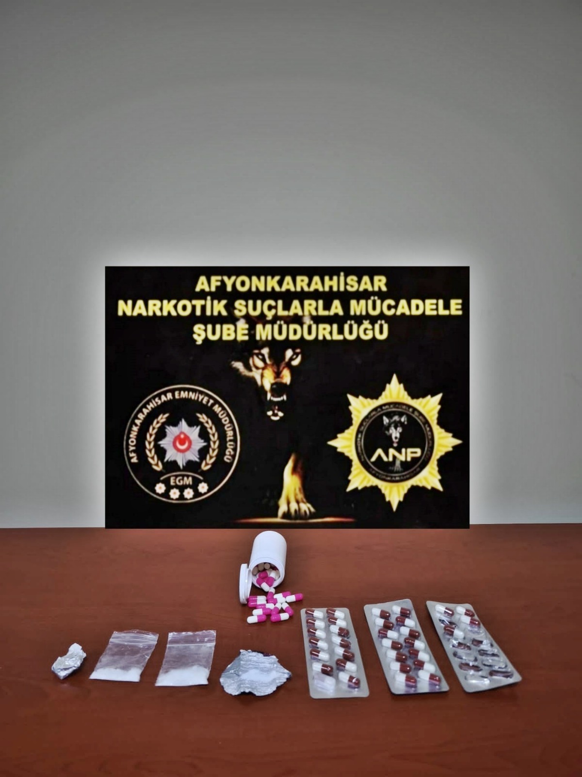 Emi̇rdağ’da Şüpheli̇ Araçtan Neler Çikti