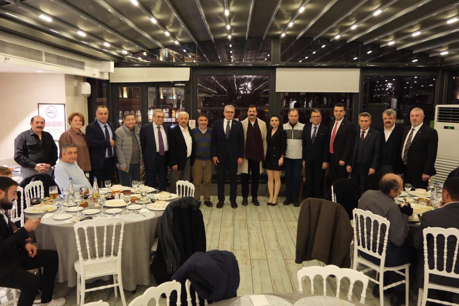 Emi̇rdağli Muhtarlar Arabaşi Eti̇nli̇ği̇nde Buluştu1