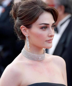 Esra Bi̇lgi̇ç (2)-1