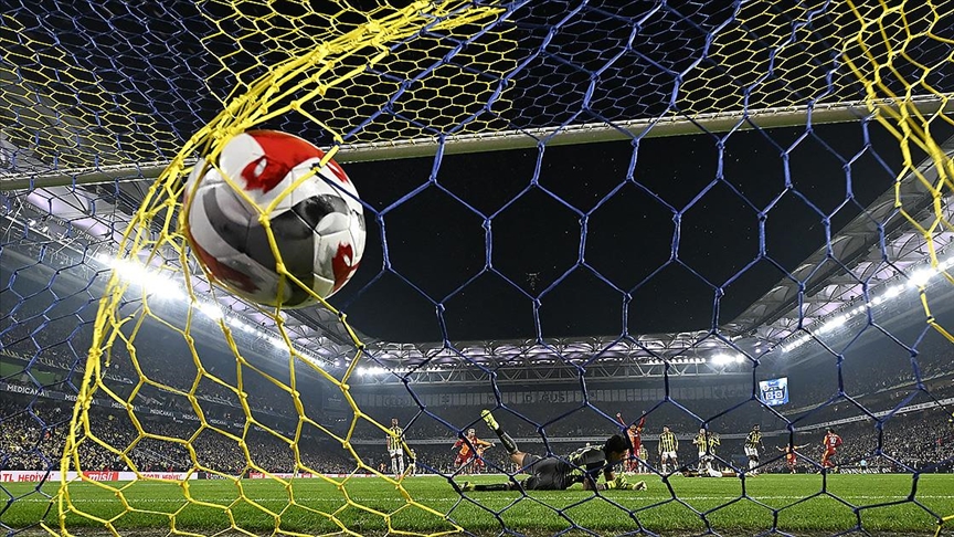 Futbolda Kiş Transfer Dönemi̇ Hareketli̇ Geçti̇