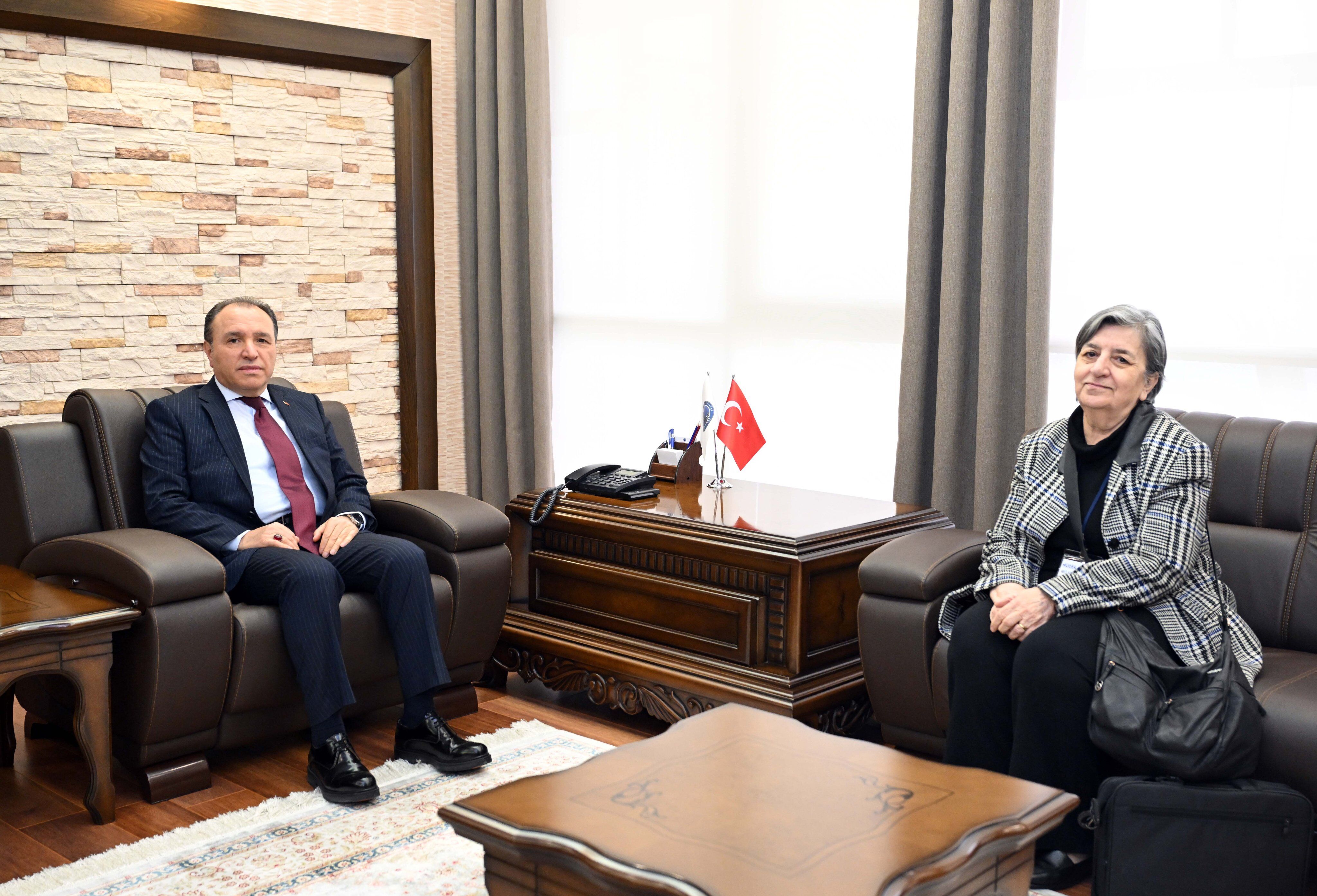 H B192 P W U A E V Am V