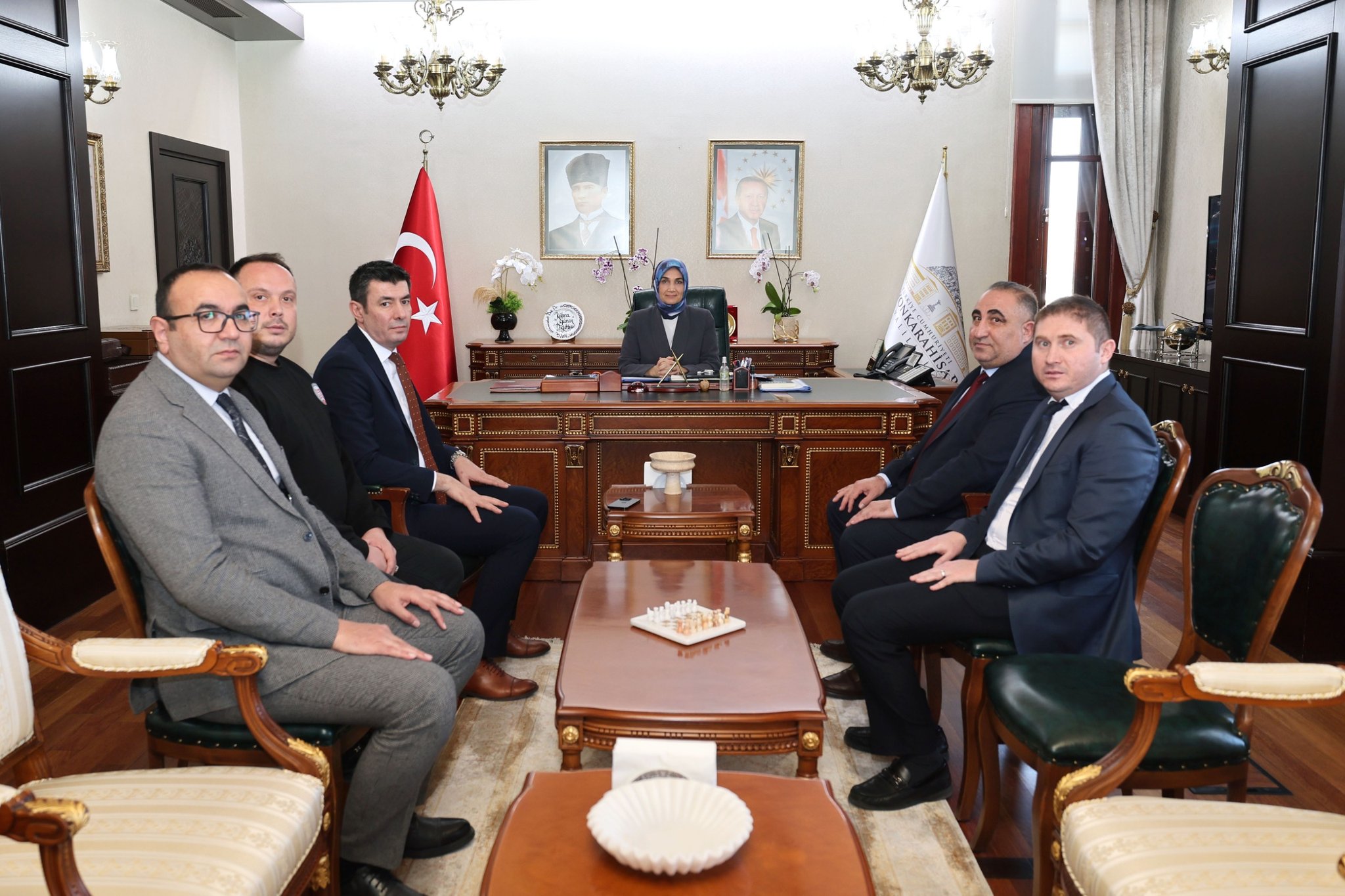 H Bm Pt U K X Q A A C Hqe