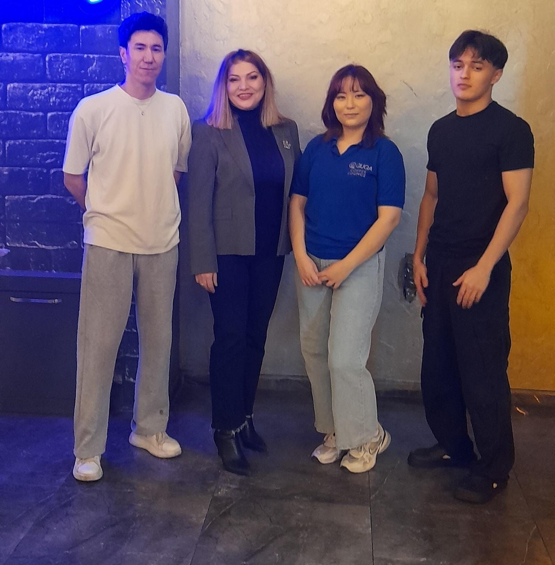 H C H Muyh X E A Ib Kwi