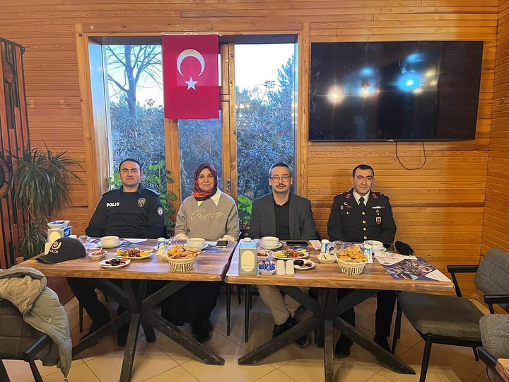 İhsani̇ye Protokolü Şehi̇t Ai̇leleri̇ Ve Gazi̇lerle İftarda Buluştu (1)