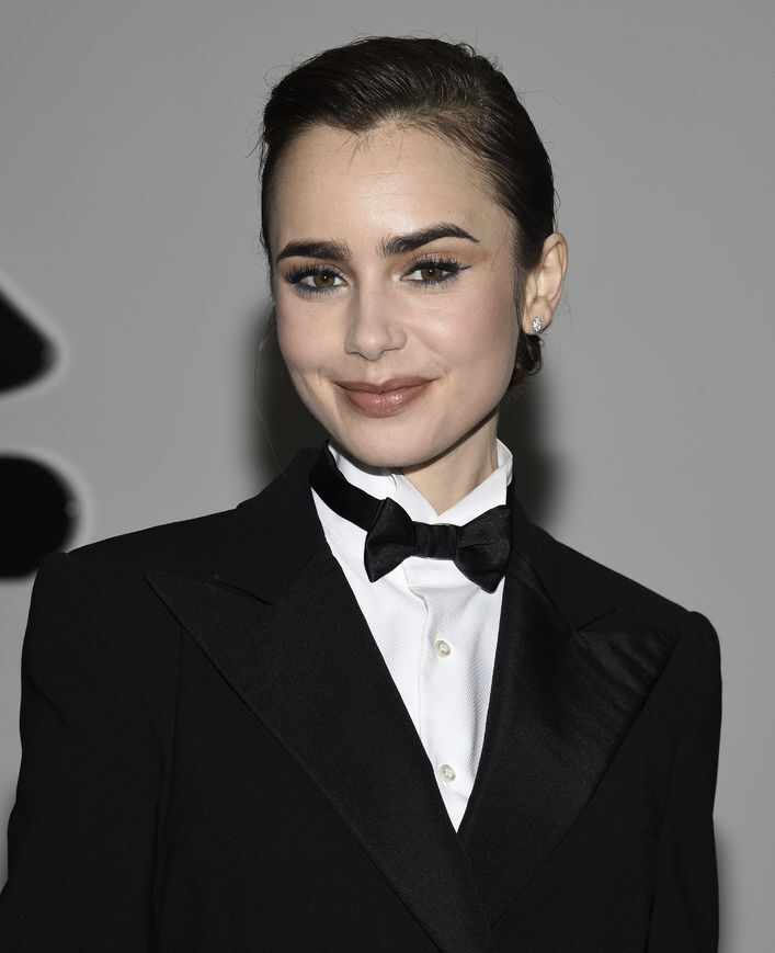 Li̇ly Colli̇ns (5)