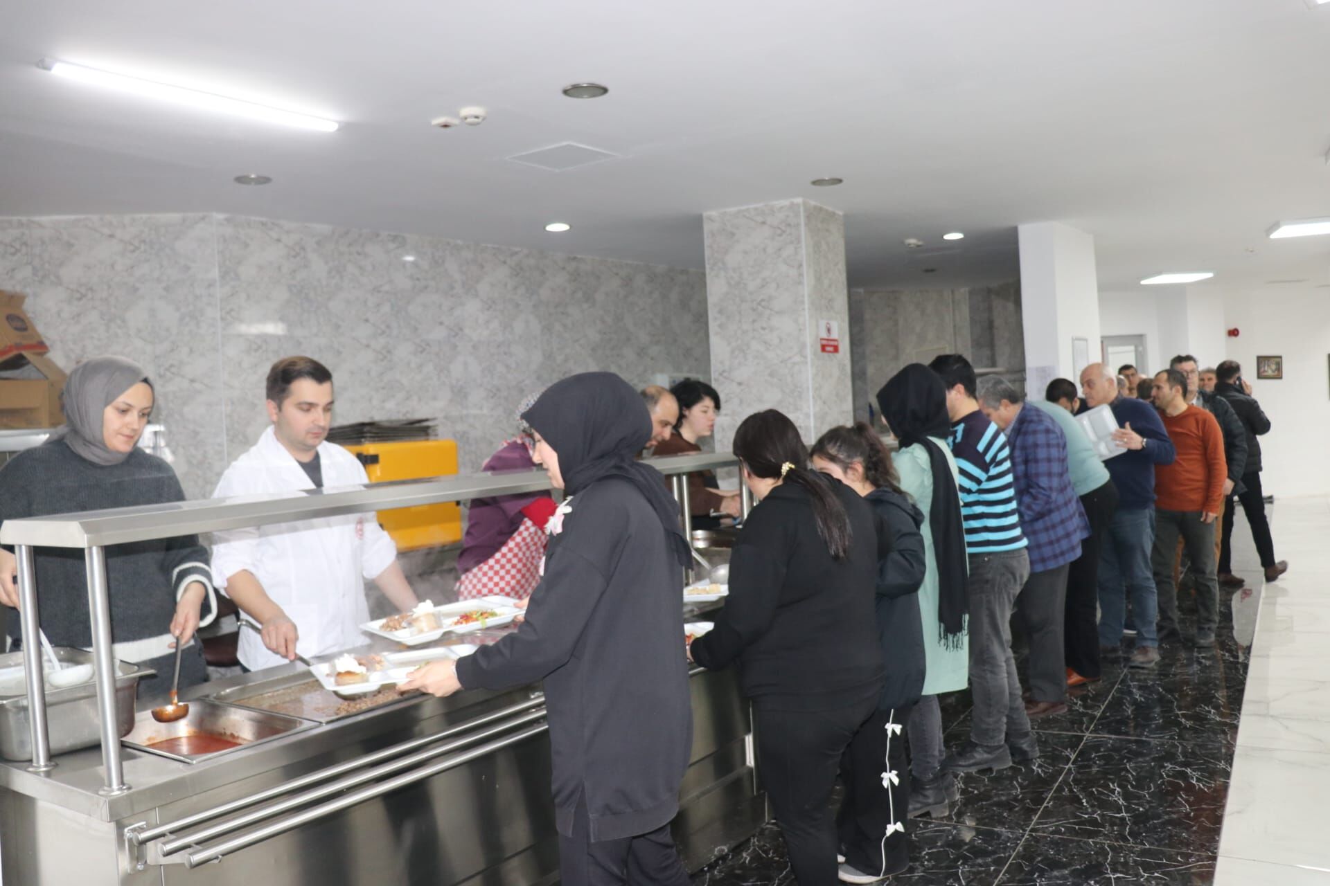 Müdür Sünnetci̇ Personelle İftar Programinda Bi̇r Araya Geldi̇ (1)