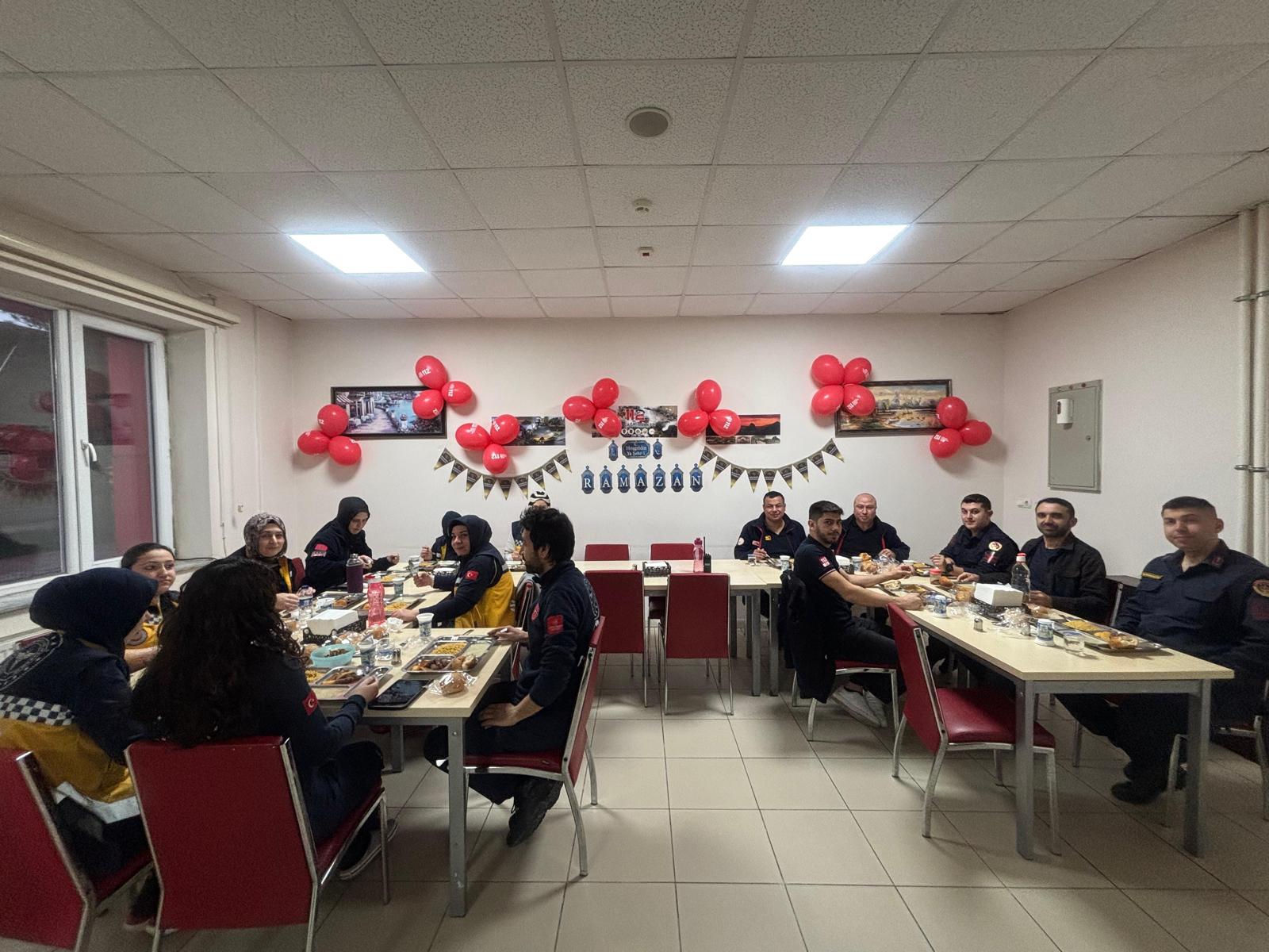 Ramazan’da Dayanişma Örneği̇ 112’Den Vali̇ Yi̇ği̇tbaşi’na Teşekkür (1)