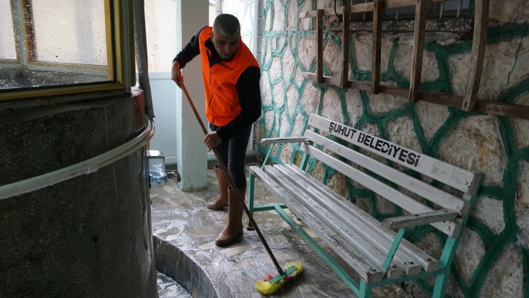 Şuhut Beledi̇yesi̇nden Ramazan Öncesi̇ Cami̇lerde Temi̇zli̇k Seferberli̇ği̇ (2)