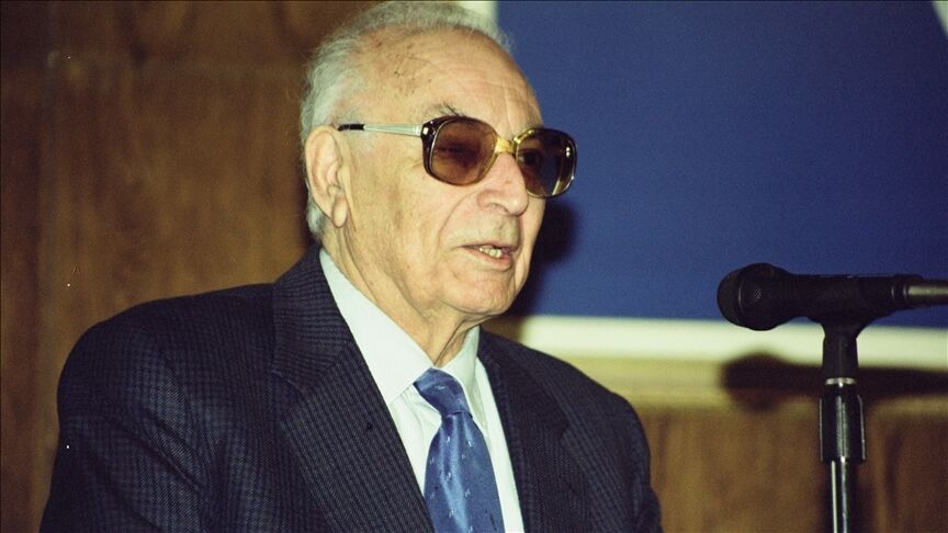 Thumbs B C 38231Fb1B04444D9537B956Ffcd94Cd3