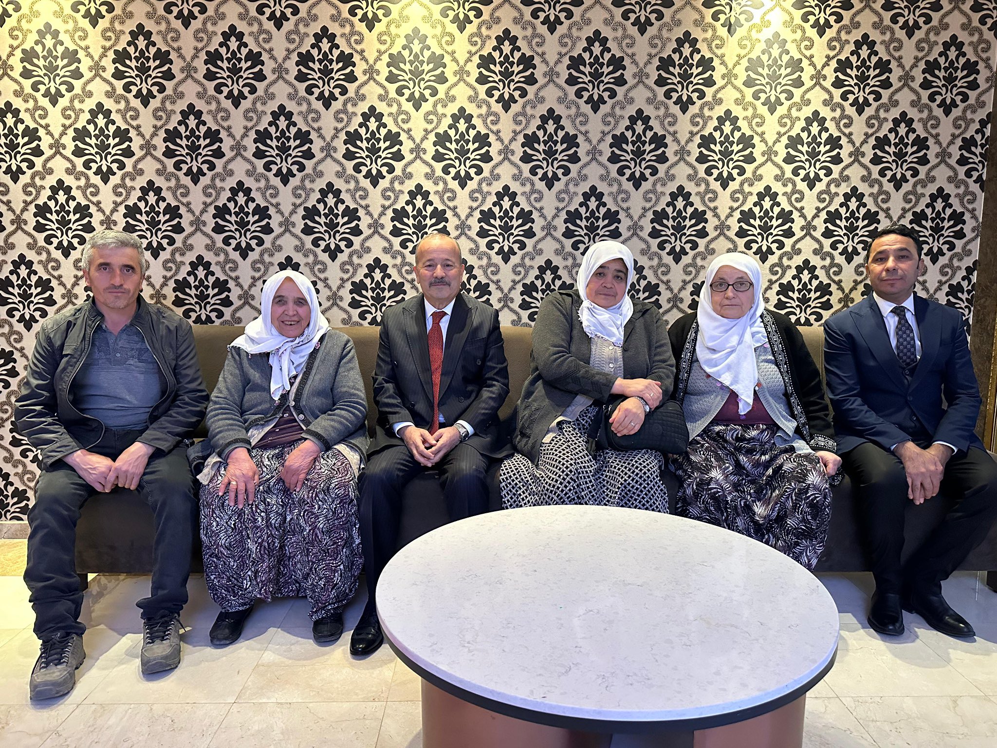 Vali̇ Yi̇ği̇tbaşi Şehi̇t Ai̇leleri̇ Ve Gazi̇lerle İftar Yemeği̇nde Buluştu (1)