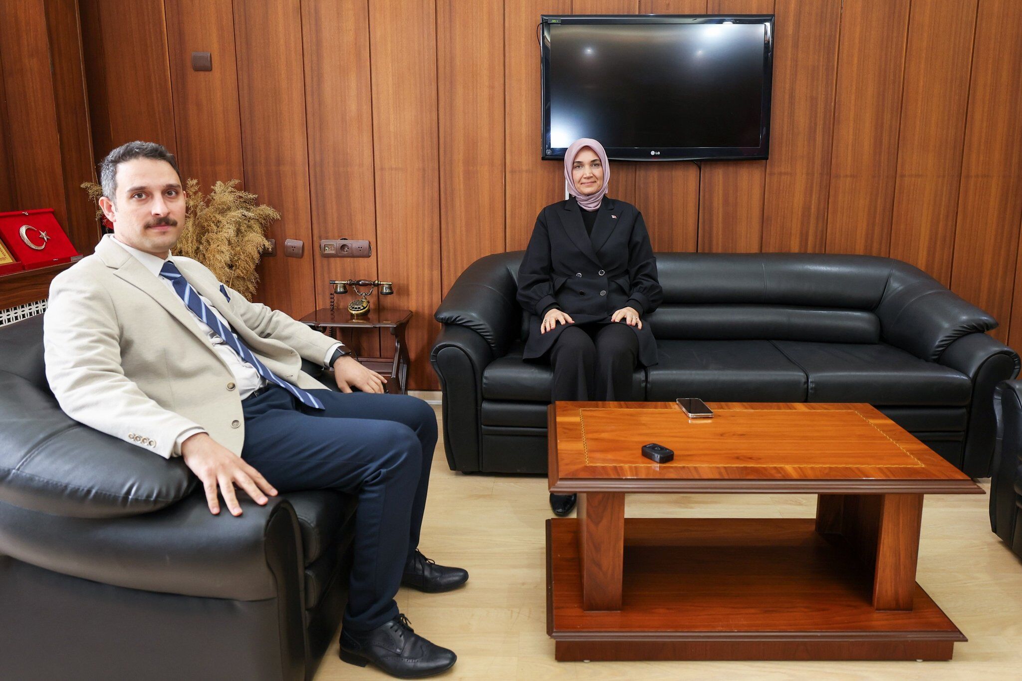 Vali̇ Yi̇ği̇tbaşi’dan İdare Mahkemesi̇ Başkani Kaya’ya Veda Zi̇yareti̇