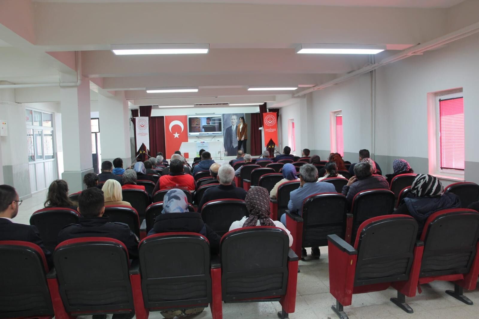 655529539 122163538772652601 1990840231253570513 N