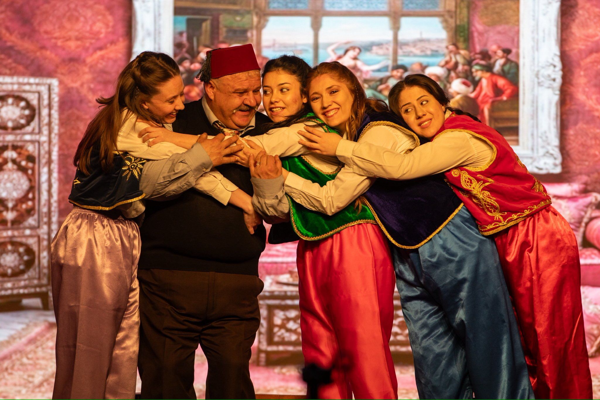 Afyon Beledi̇yesi̇ni̇n Yeni̇ Oyunu Gala Gecesi̇nde Parladi (3)