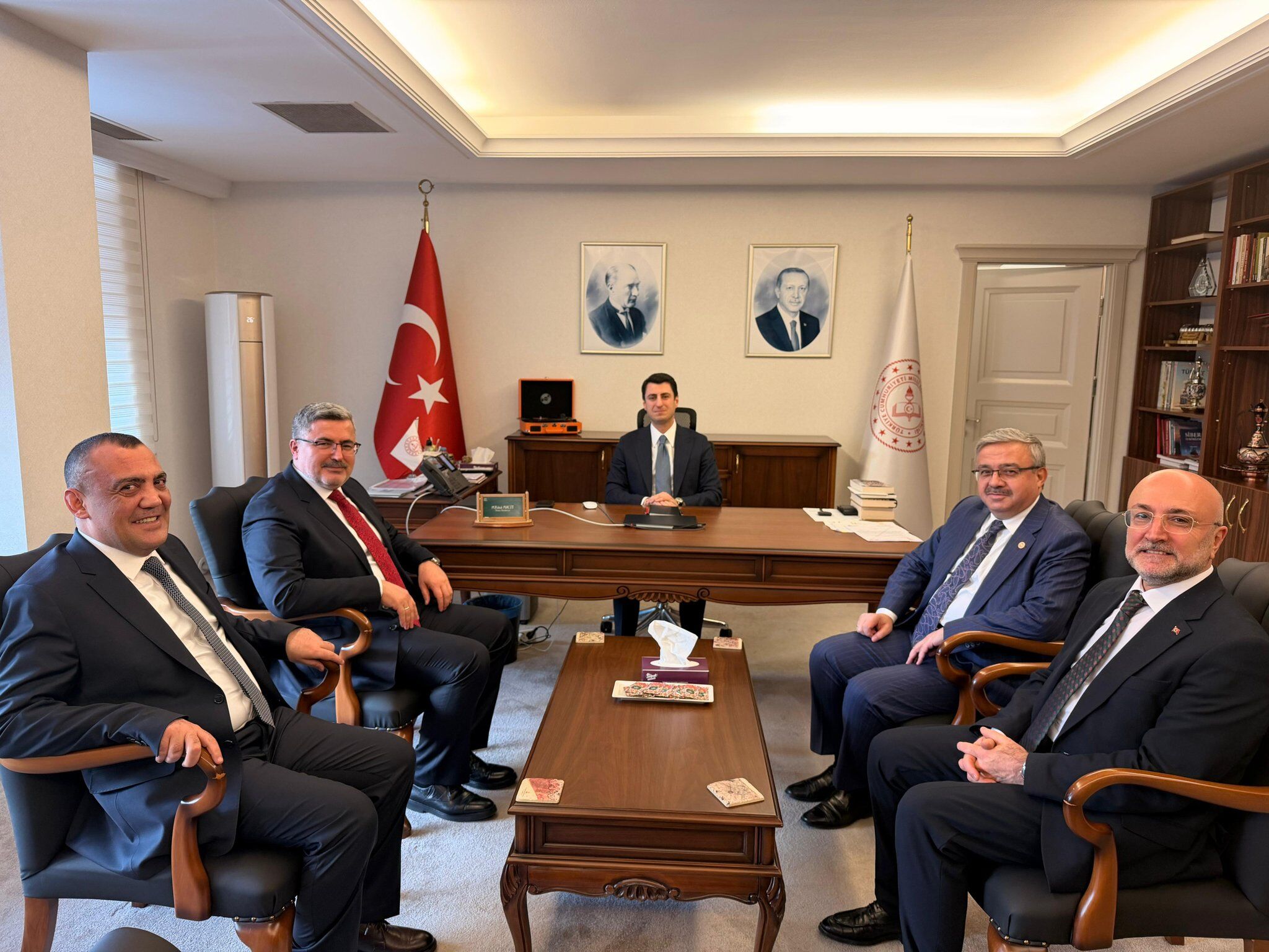 Afyon Heyeti̇nden Bakan Yardimcisi Maci̇t’e Eği̇ti̇m Zi̇yareti̇