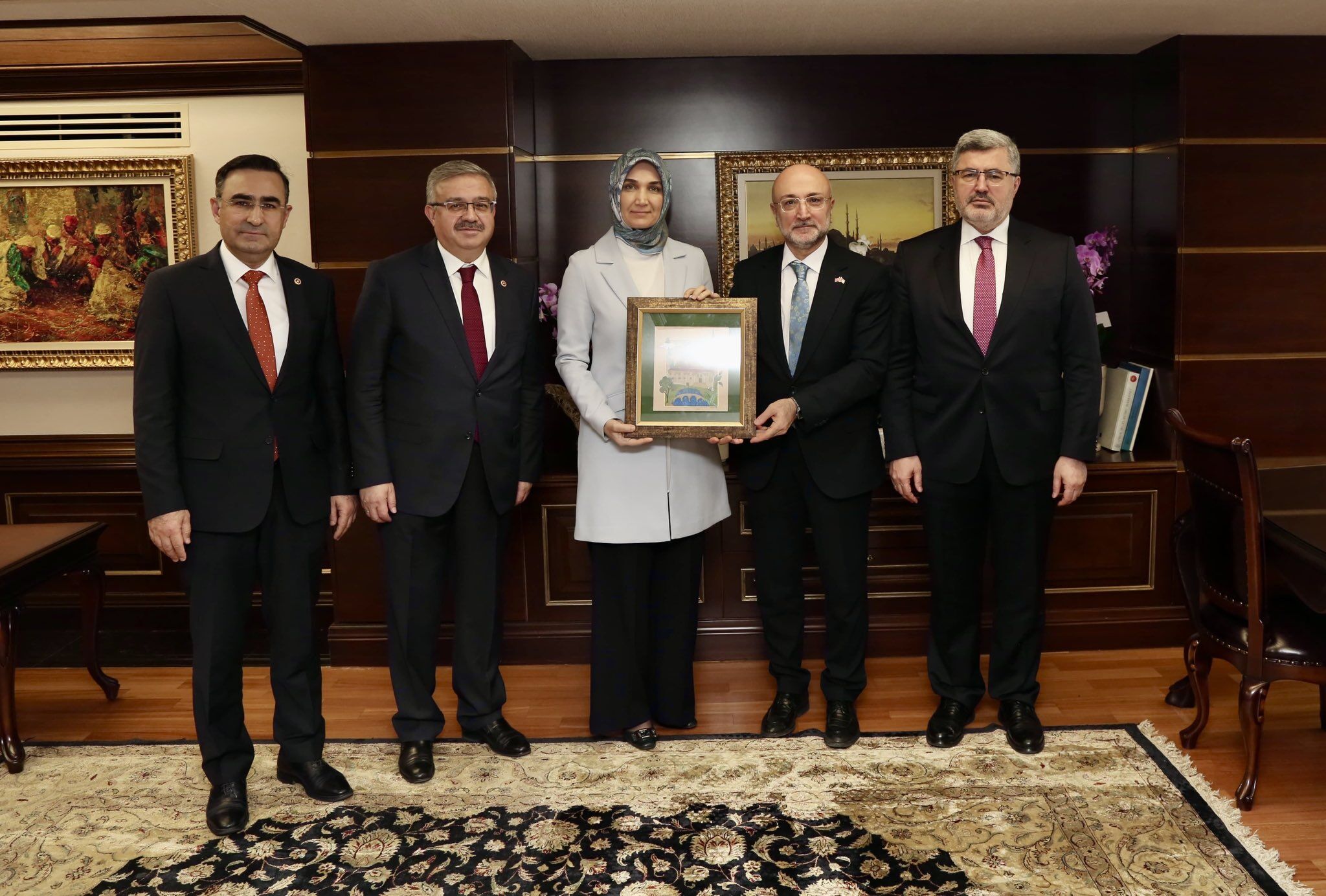 Ak Parti̇ Afyon Heyeti̇nden Bakan Yardimcisi Yi̇ği̇tbaşi’na Hayirli Olsun Zi̇yareti̇ (1)