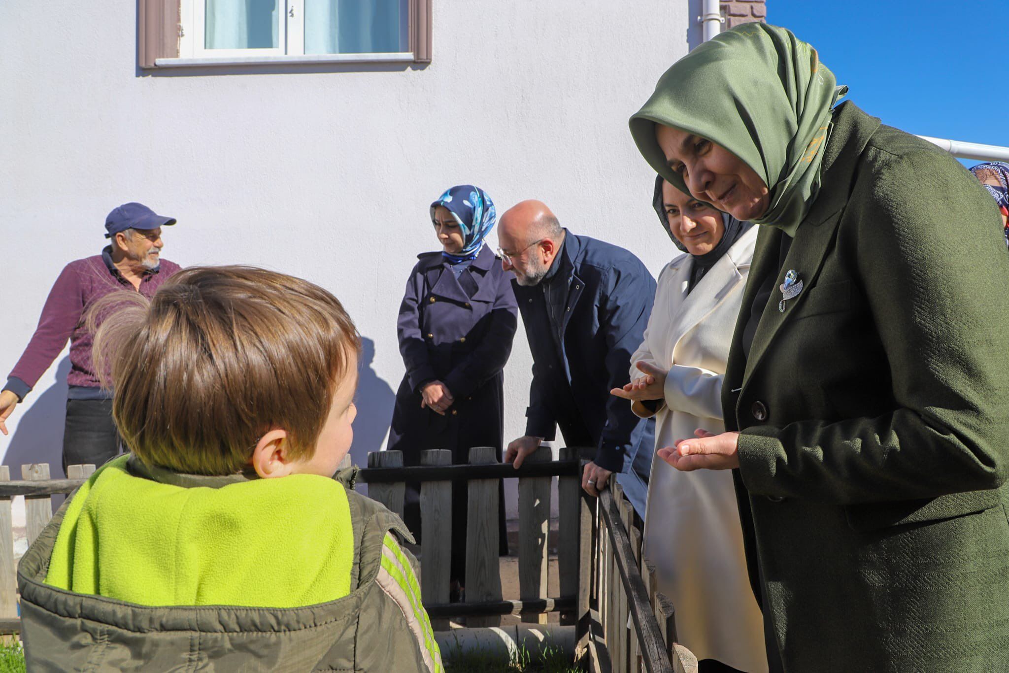 Ak Parti̇ Heyeti̇ İhsani̇ye’de Ramazan Programlarinda Vatandaşlarla Buluştu (12)