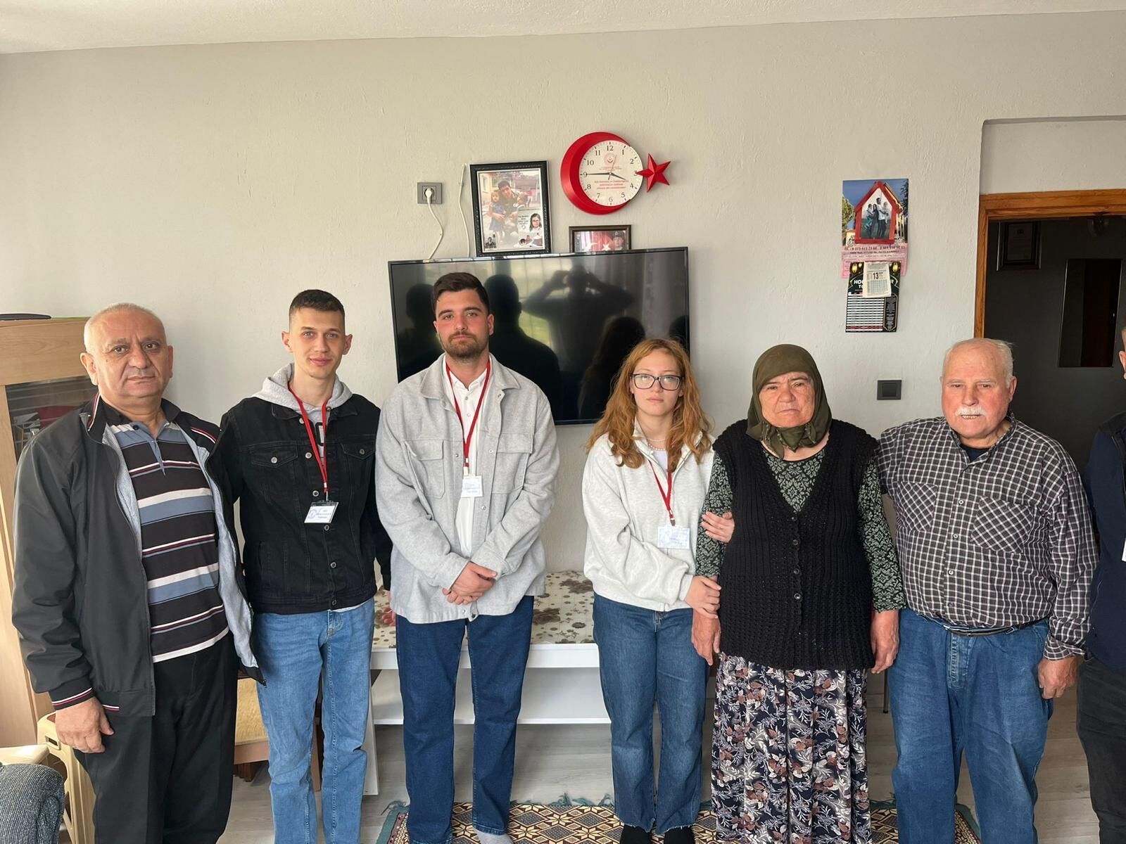 Akü Öğrenci̇leri̇nden Şehi̇t Ai̇leleri̇ Ve Gazi̇lere Anlamli Zi̇yaret (2)