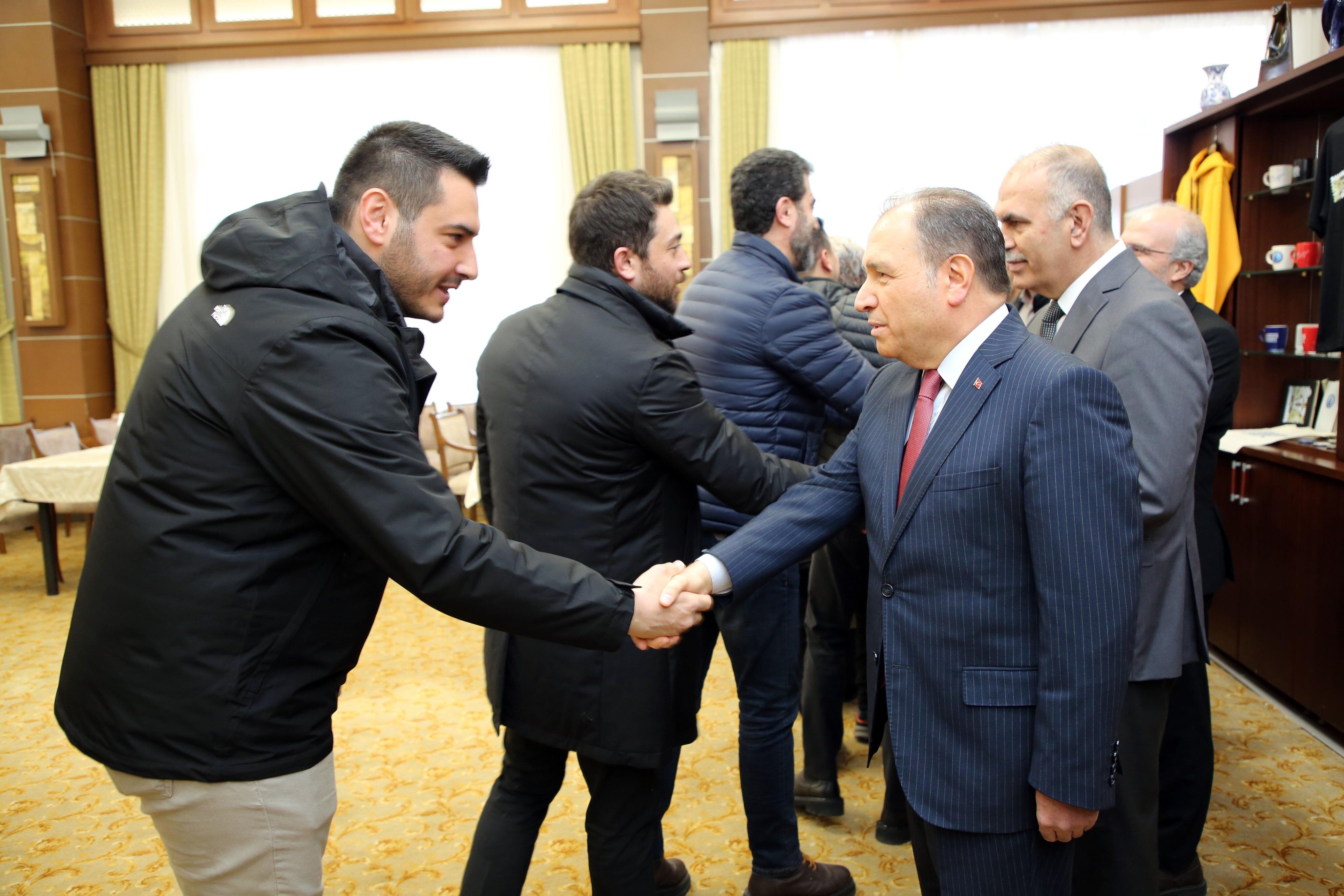 Akü’de Geleneksel Bayramlaşma Töreni̇ Düzenlendi̇ (3)