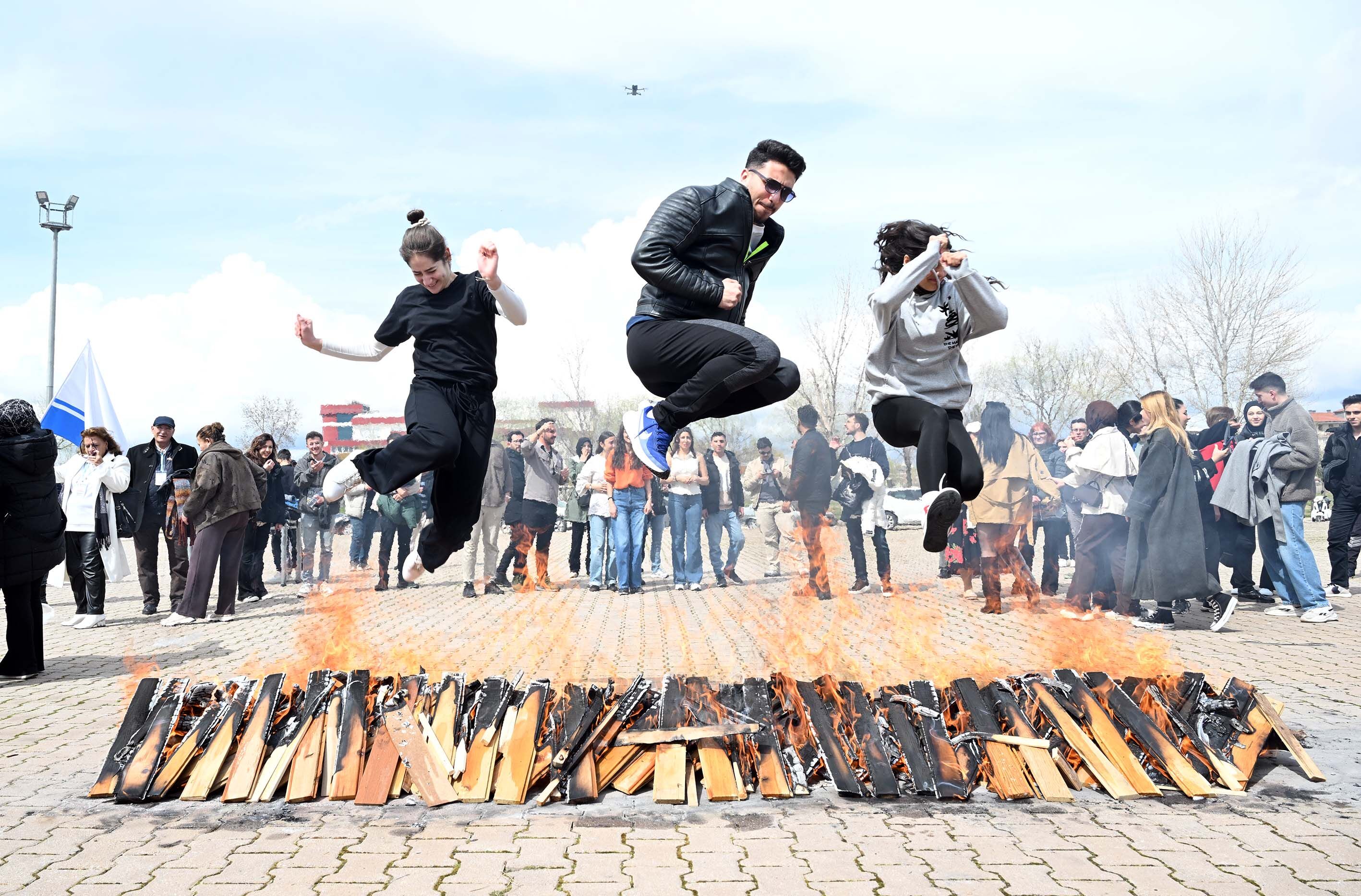 Akü’de “Türk Dünyasi Nevruz Bayrami” Coşkuyla Kutlandi (1)