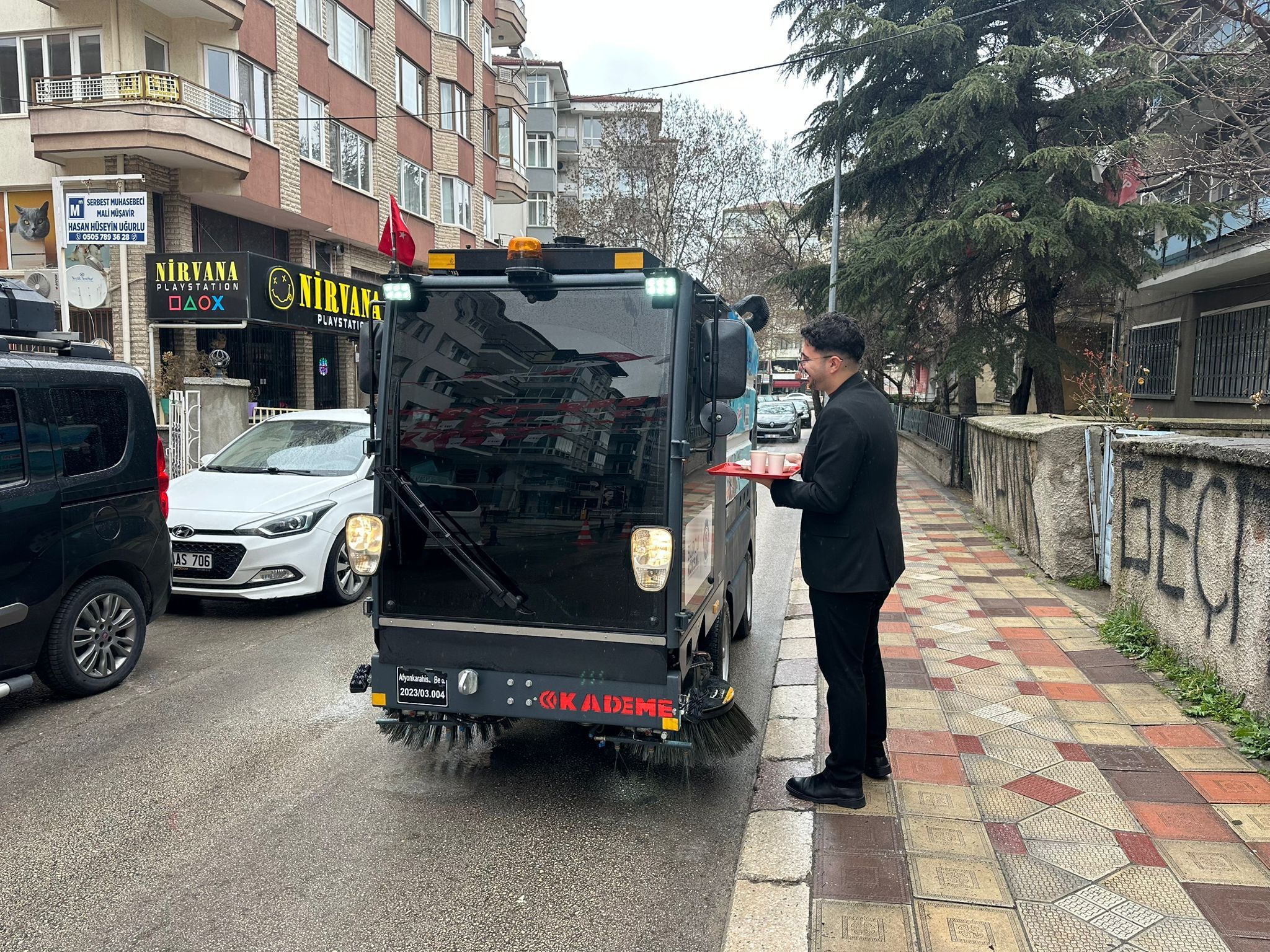 Alperen Kayhan’dan Soğuk Sabahi Isitan Jest (2)