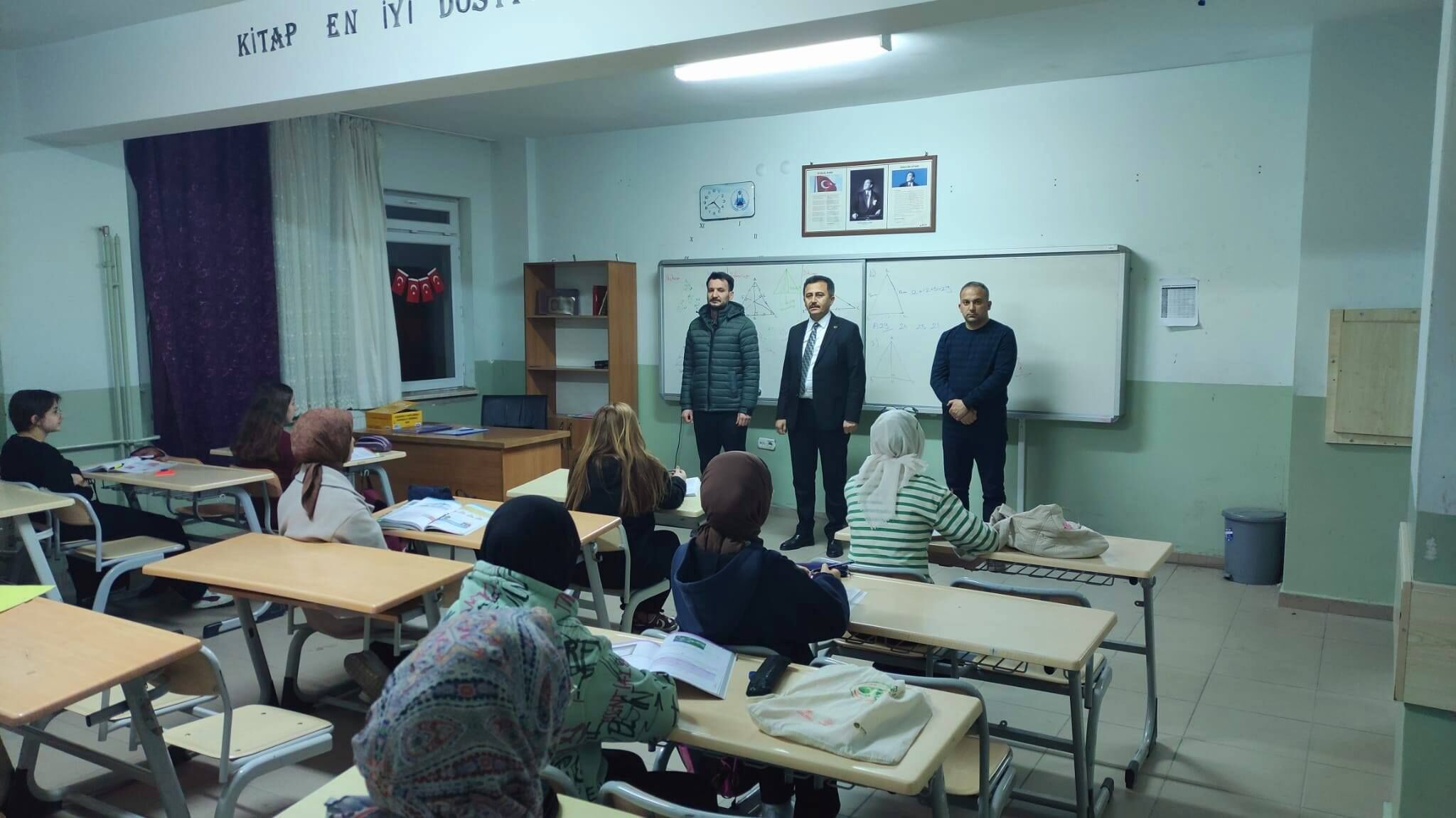 Bolvadi̇n’de Lgs Seferberli̇ği̇ Gece Etütleri̇ Devam Edi̇yor (3)