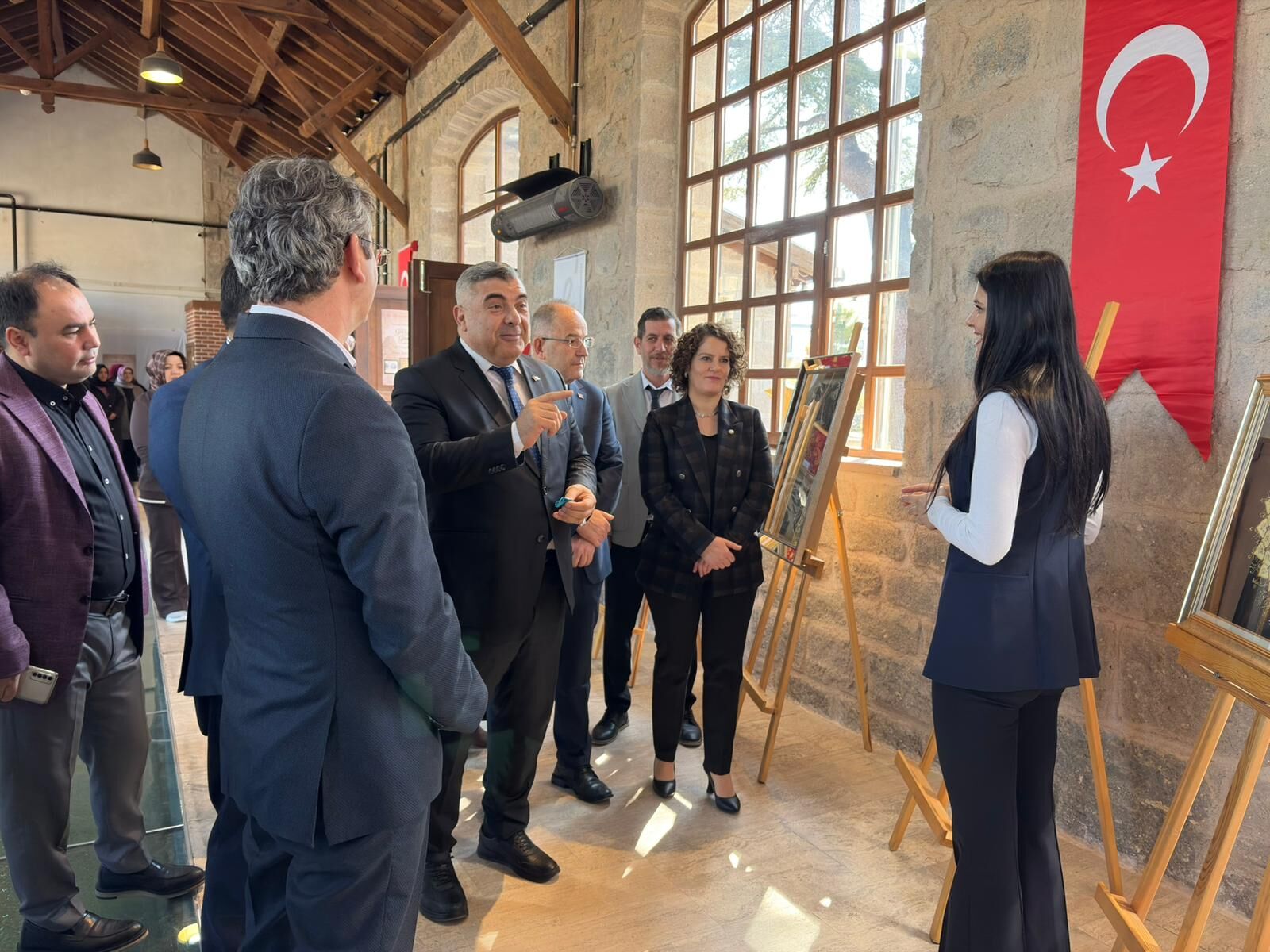 Gül İzi̇nde, Gönül Di̇li̇nde Sergi̇si̇ Açildi (1)