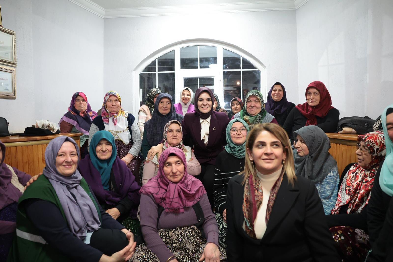 H Cbwyq C Wo A A N Y9 X