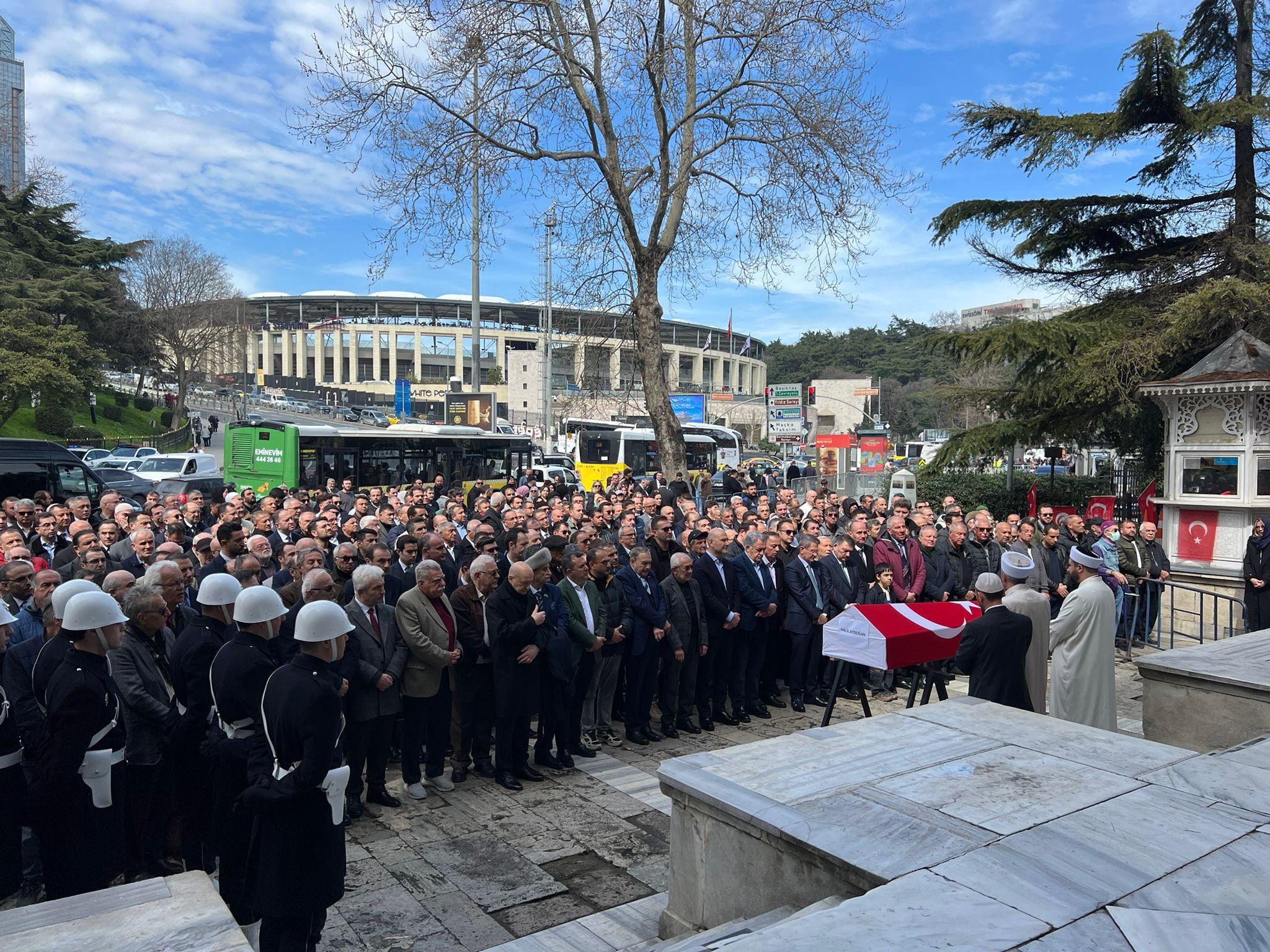 H Eaqe J3B E A Ak Q C M