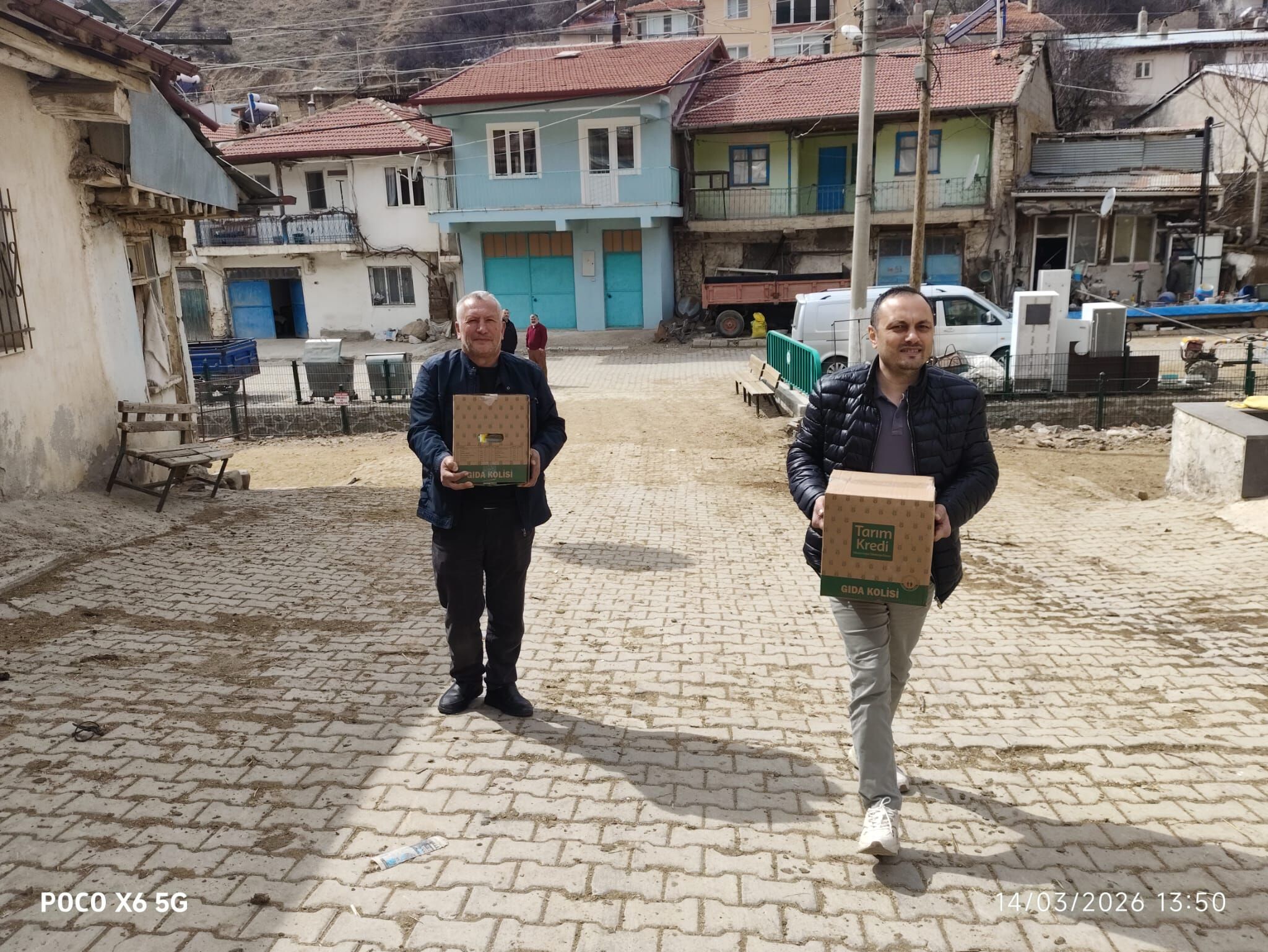 Karahisar Yörükler Derneği Köylerde Yardım Dağıttı3
