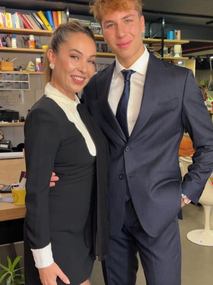 Mavi̇ Tüzgar Falay (3)