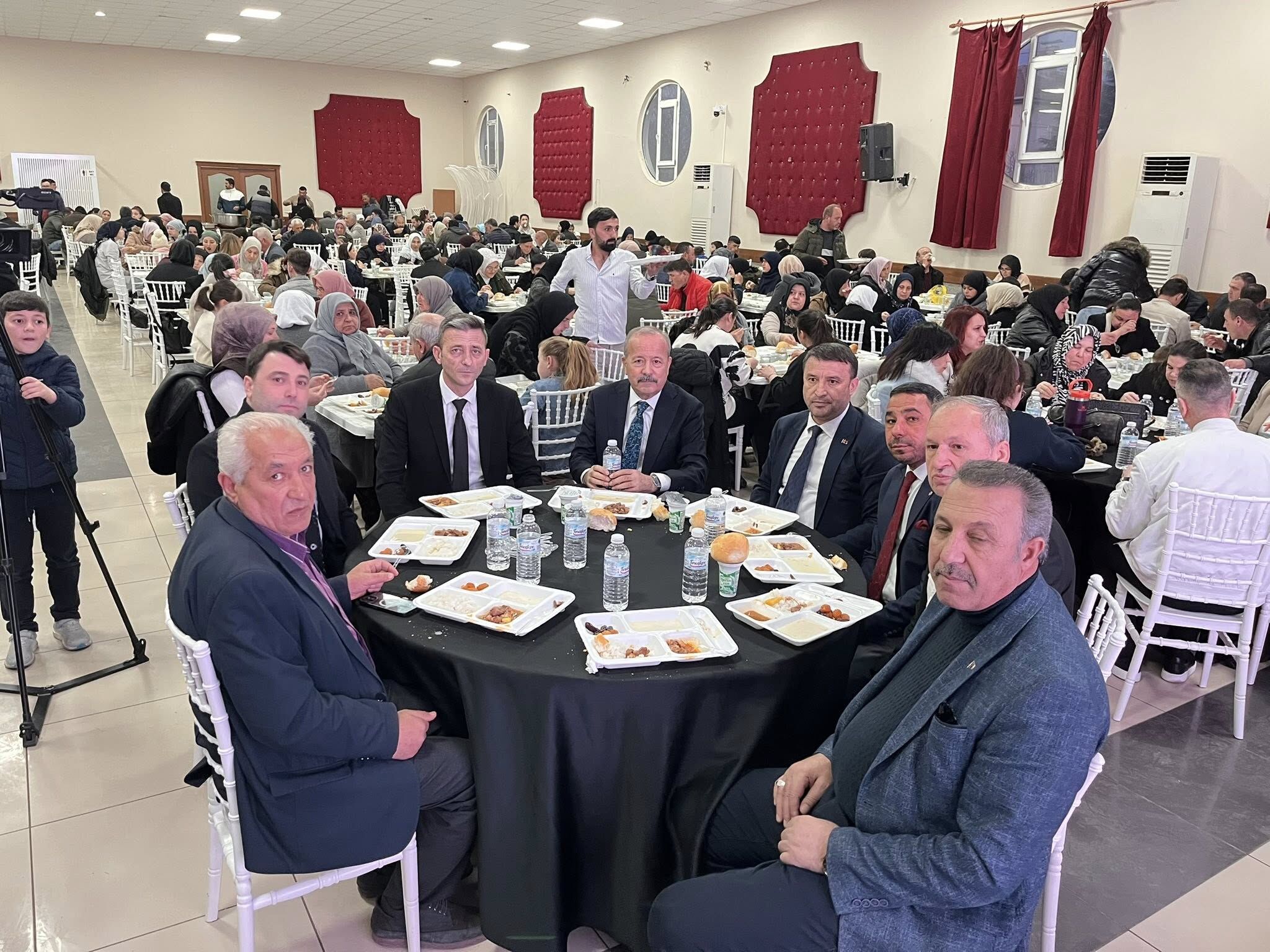 Mi̇lletveki̇li̇ Taytak Si̇nanpaşa’da İftar Programi Katildi!2