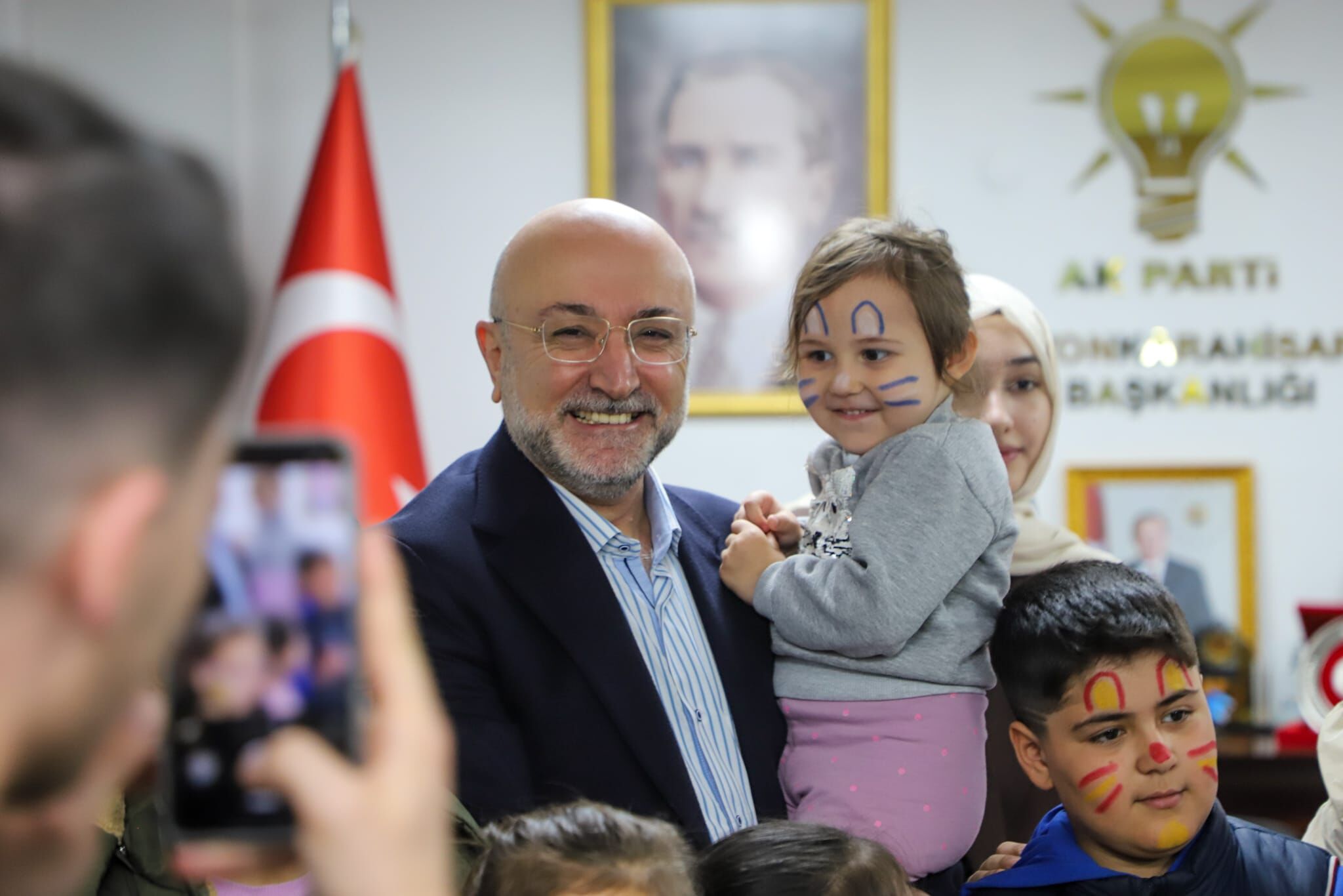 Mi̇ni̇klerden Başkan Şahi̇n’e Bayram Sürpri̇zi̇ (1)