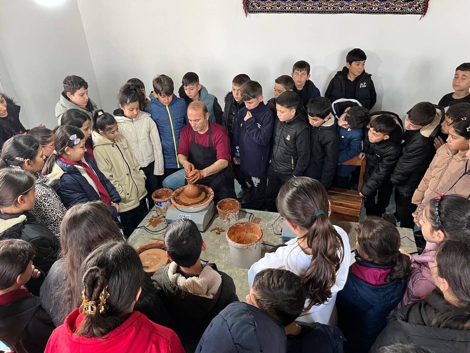 Öğrenci̇ler Çömlek Atölyesi̇ İle Buluştu1