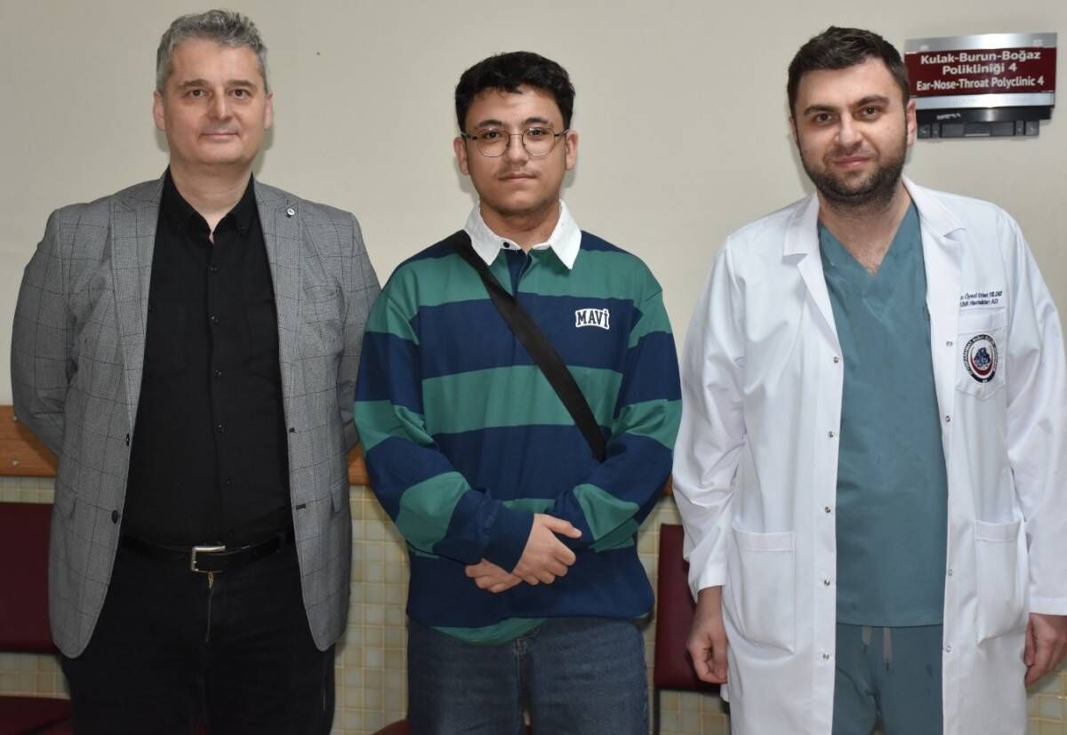 Uşakli Genç İçi̇n Umut Afsü Oldu Ri̇skli̇ Tümör Nasil Alindi (3)