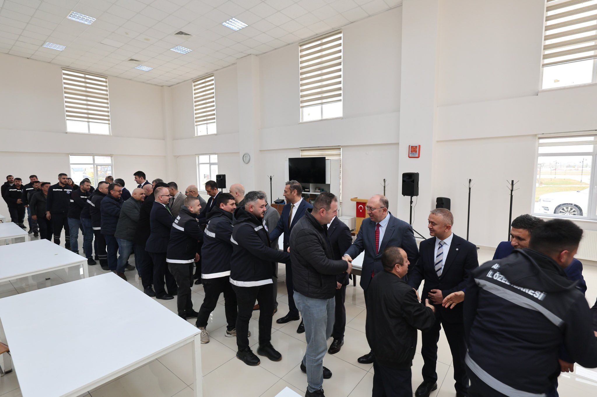 Vali̇ Aktaş, İl Özel İdaresi̇ Personeli̇yle Bayramlaşti (3)