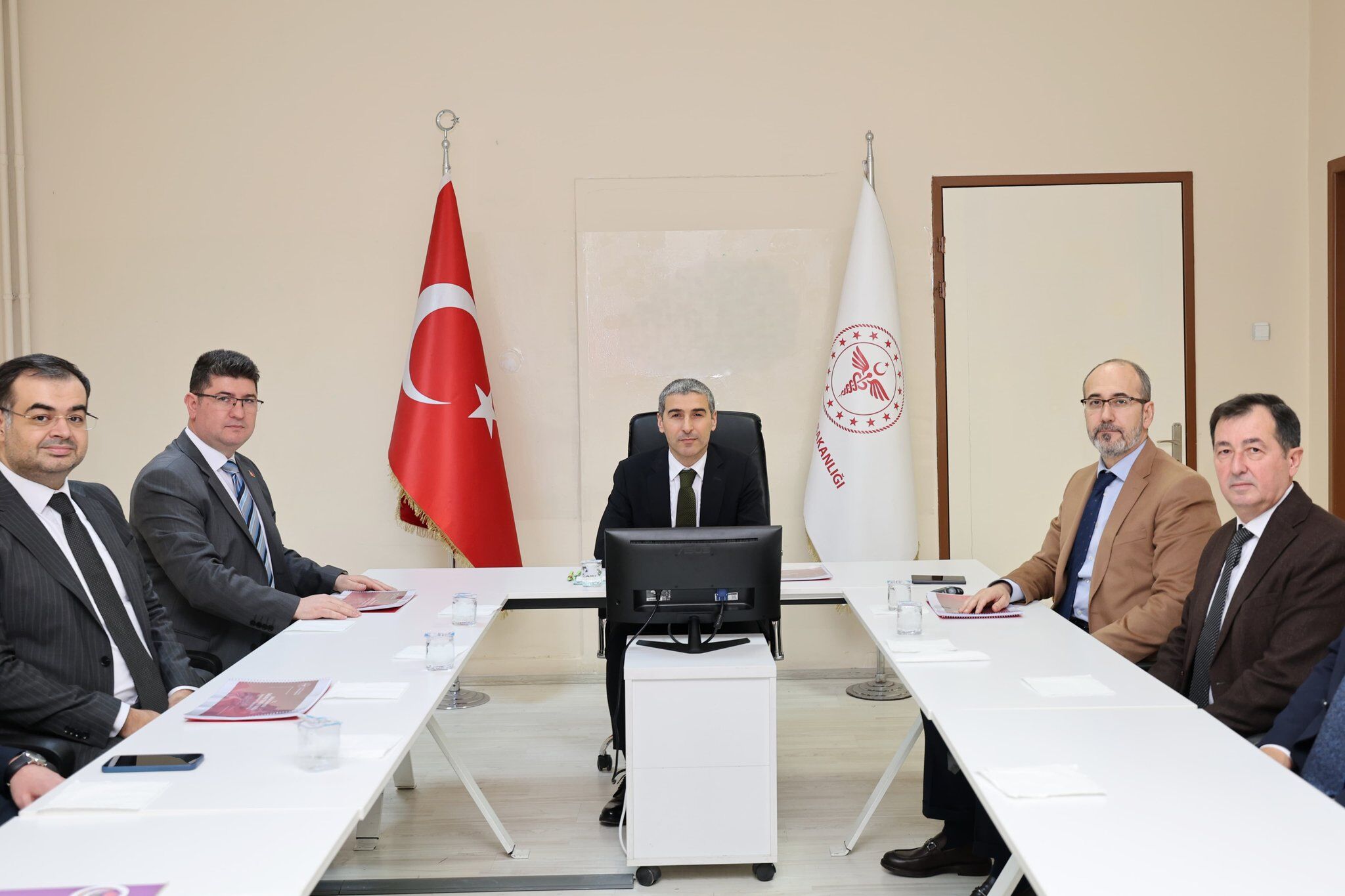 Vali̇ Aktaş İl Sağlik Müdürlüğünde Hangi̇ Bi̇lgi̇leri̇ Aldi (1)