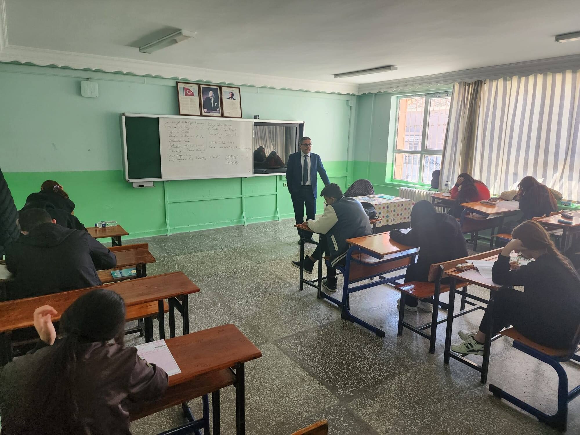 667788592 122337806624007532 7761482126992542313 N