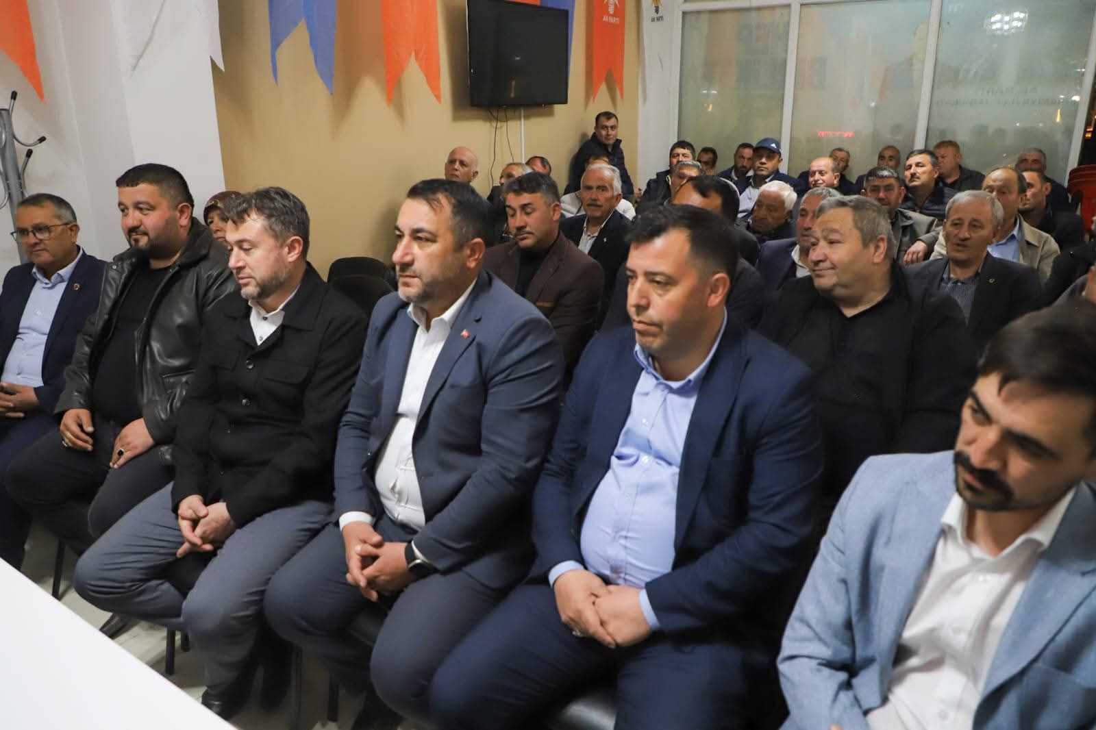 Ak Parti̇ İhsani̇ye’de Nasil Bi̇r Yol Hari̇tasi Çi̇zdi̇ (2)