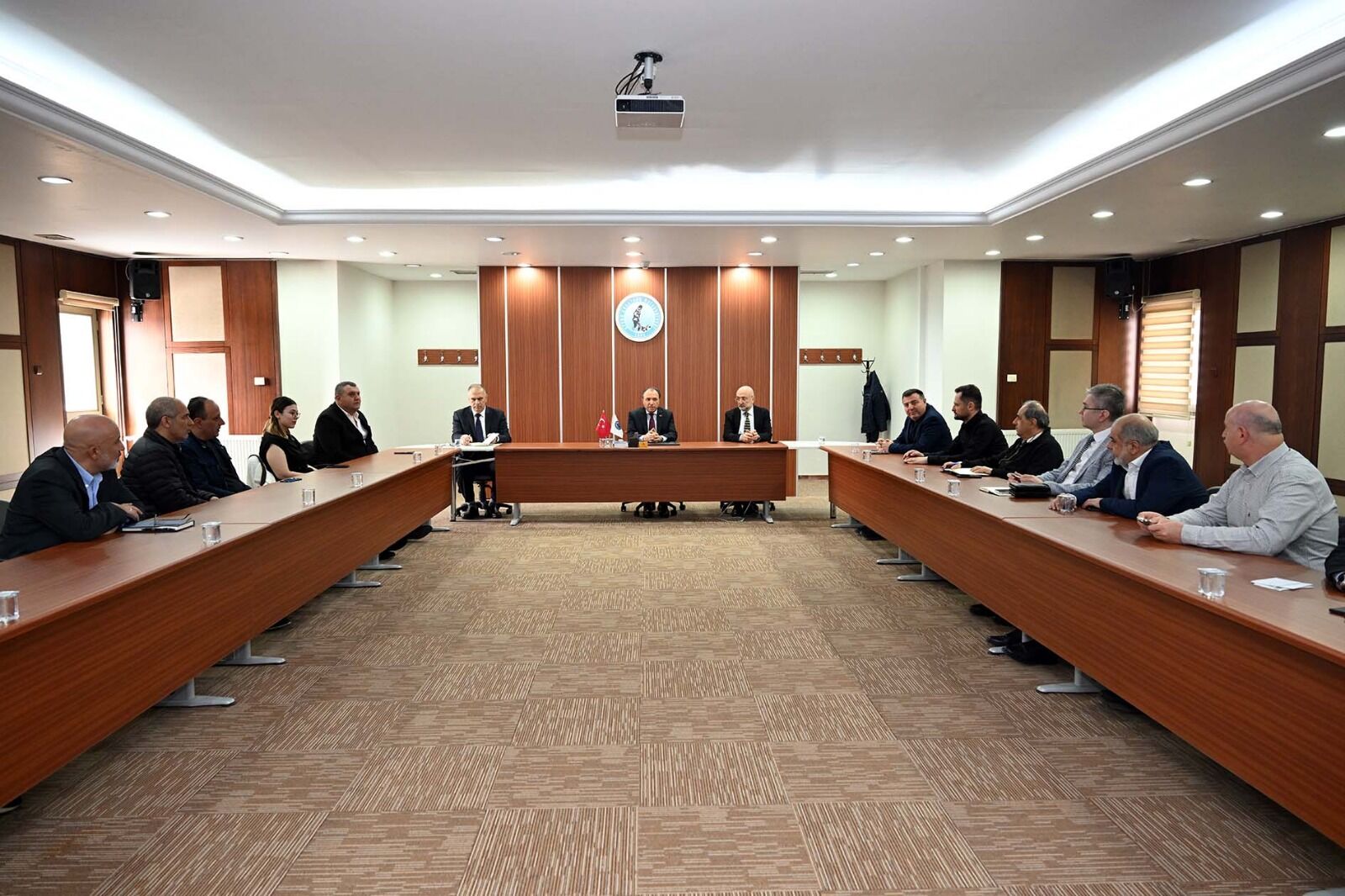 Akü İle Et Sektörü Temsi̇lci̇leri̇ Bi̇r Araya Geldi̇2