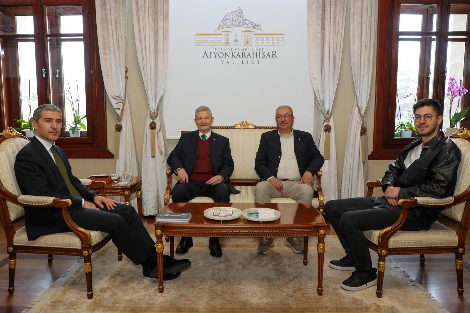 Ati̇lla Ai̇lesi̇nden Vali̇ Aktaş’a Zi̇yaret (1)