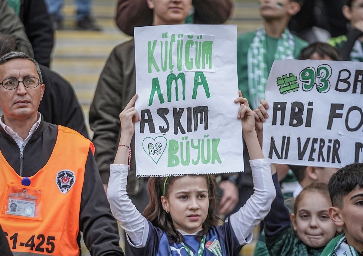 Efsane Geri̇ Döndü!1