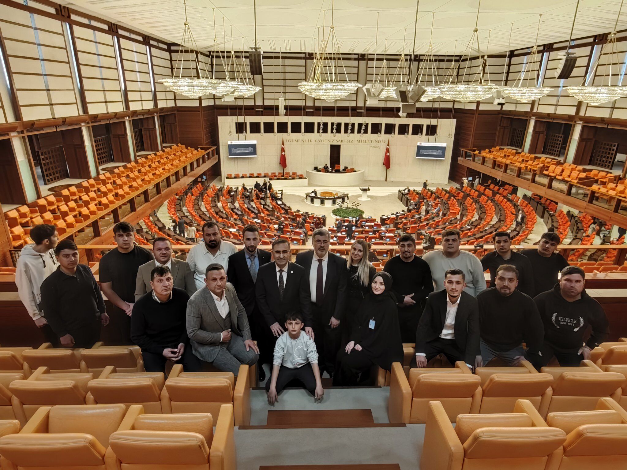 H E0Ui Q B Xk A A X K